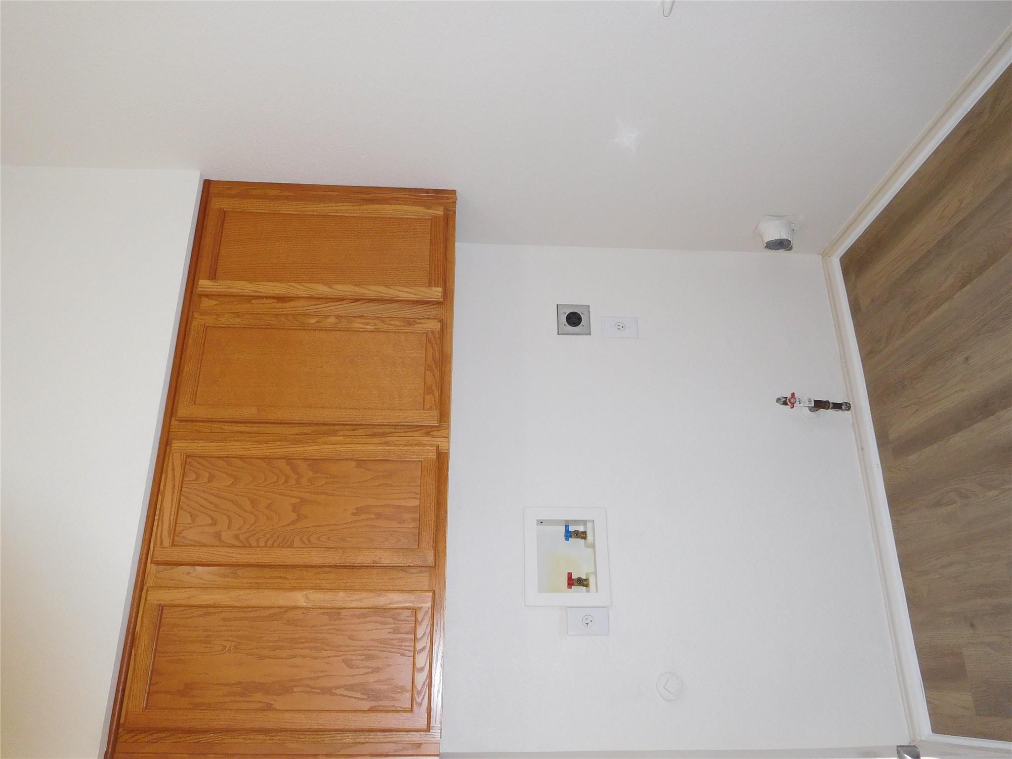 911 Middle Brook Dr, Leander, TX 78641