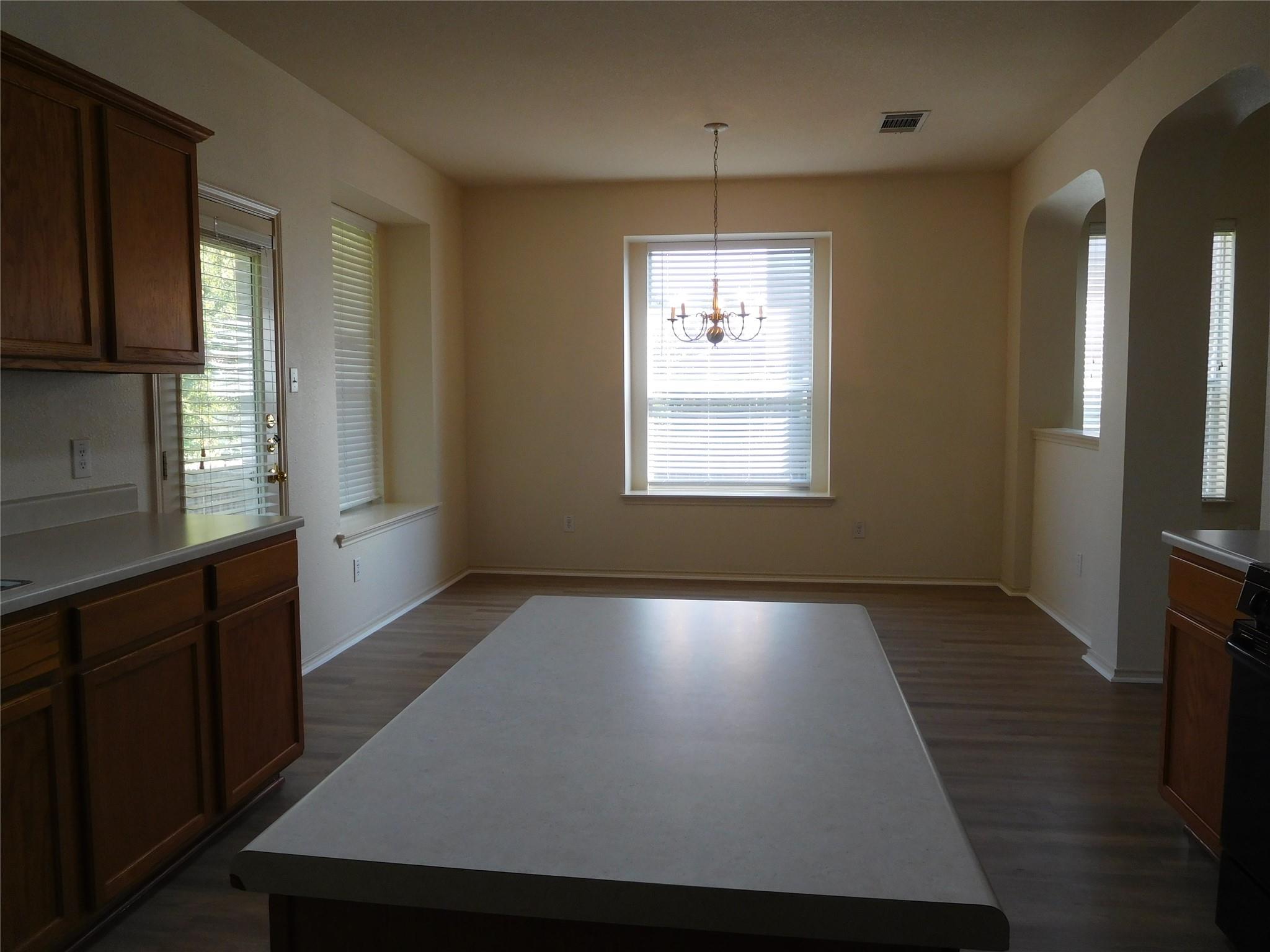 911 Middle Brook Dr, Leander, TX 78641