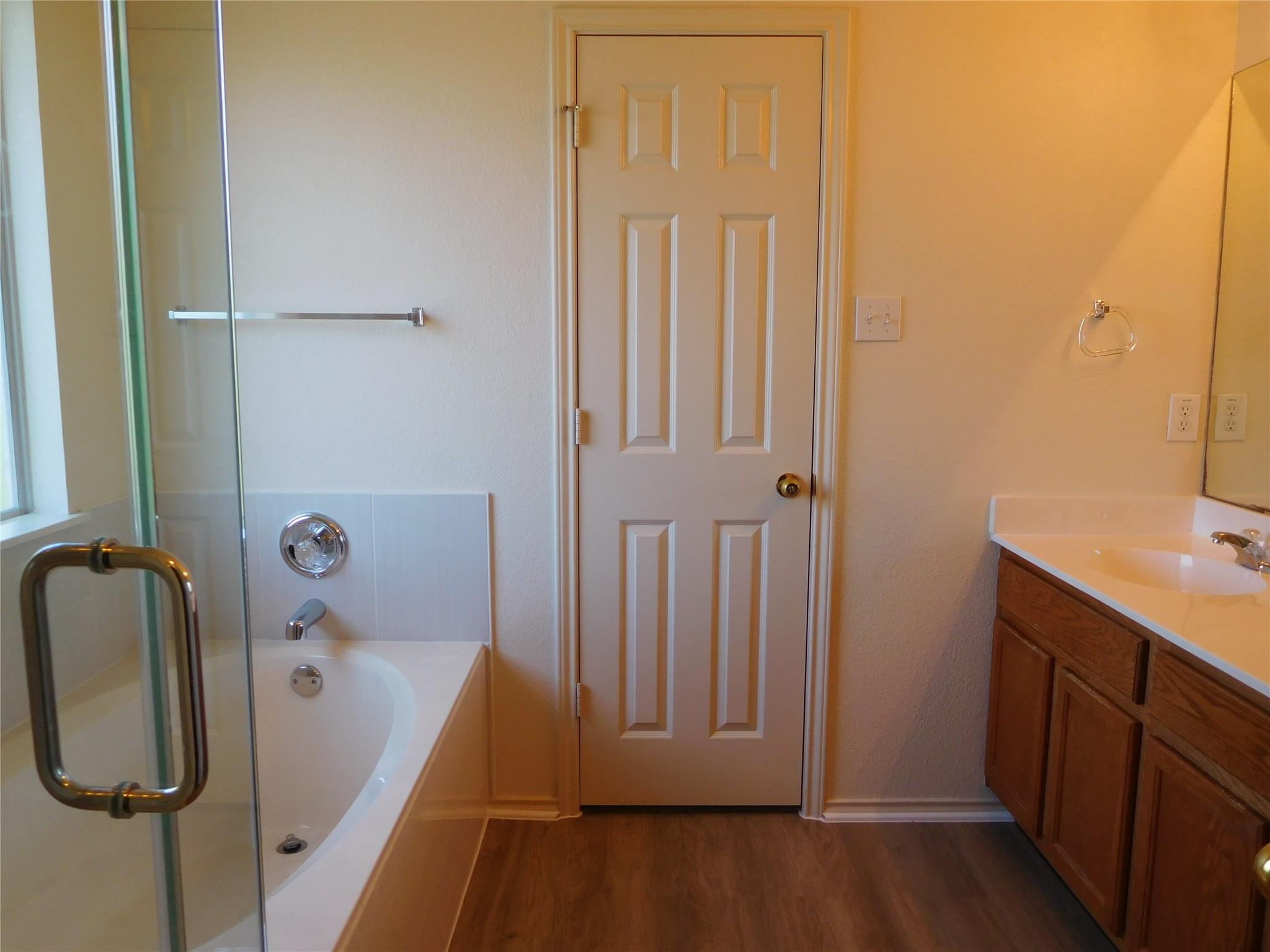 911 Middle Brook Dr, Leander, TX 78641