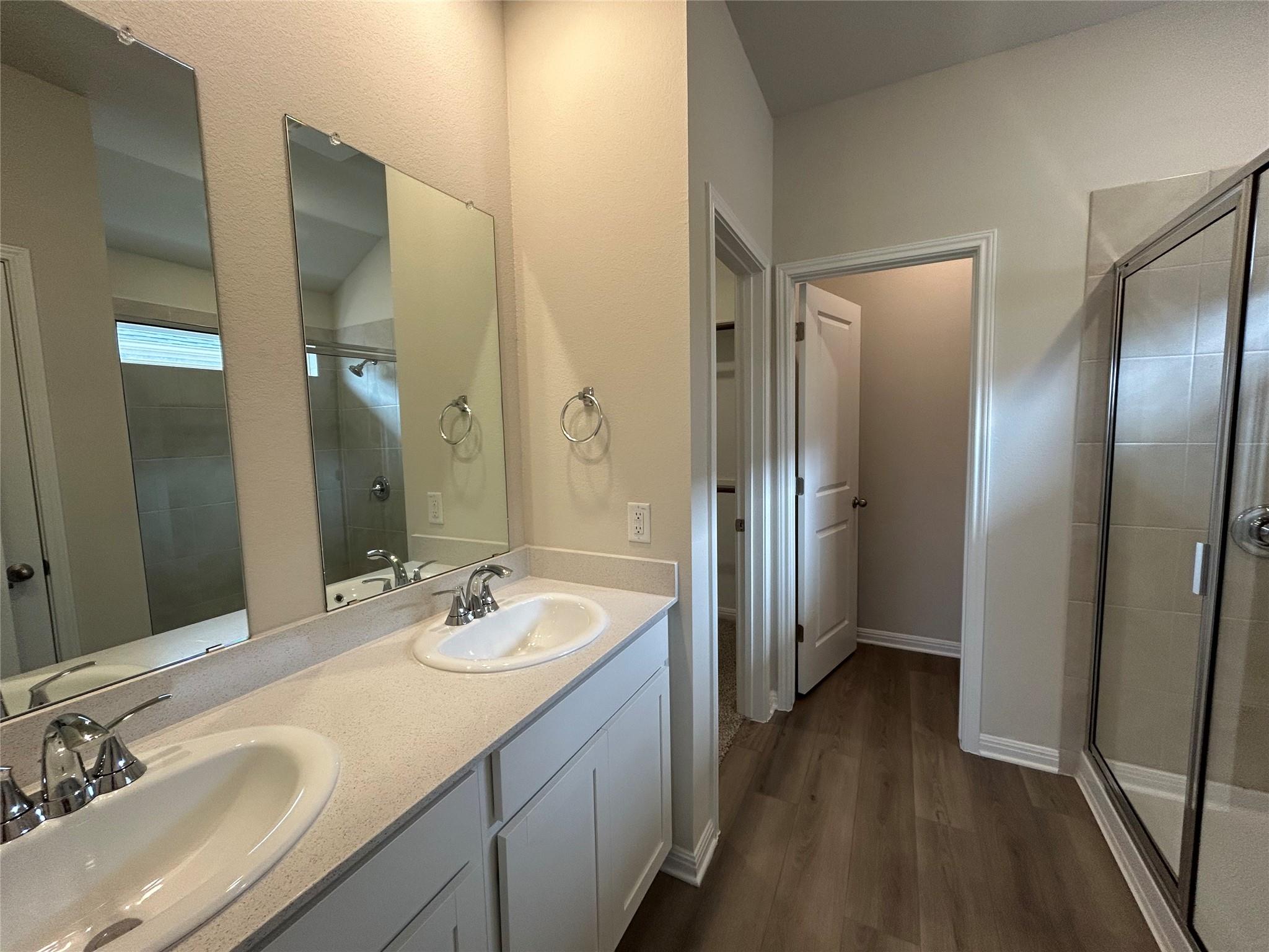 101 Zinnia Ln, Hutto, TX 78634
