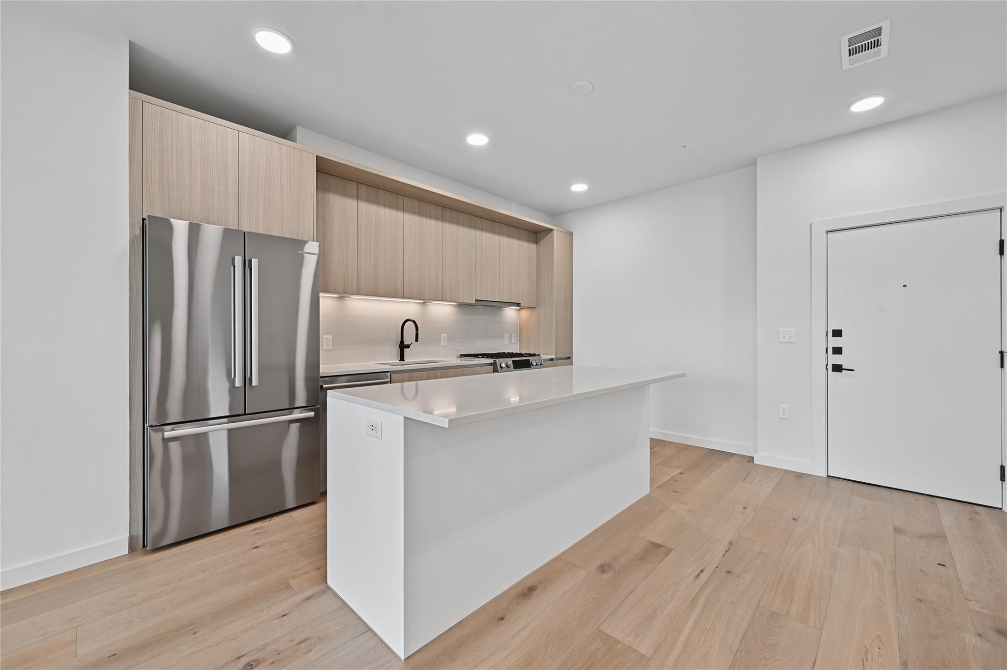 2209 S 1st St # 308, Austin, TX 78704