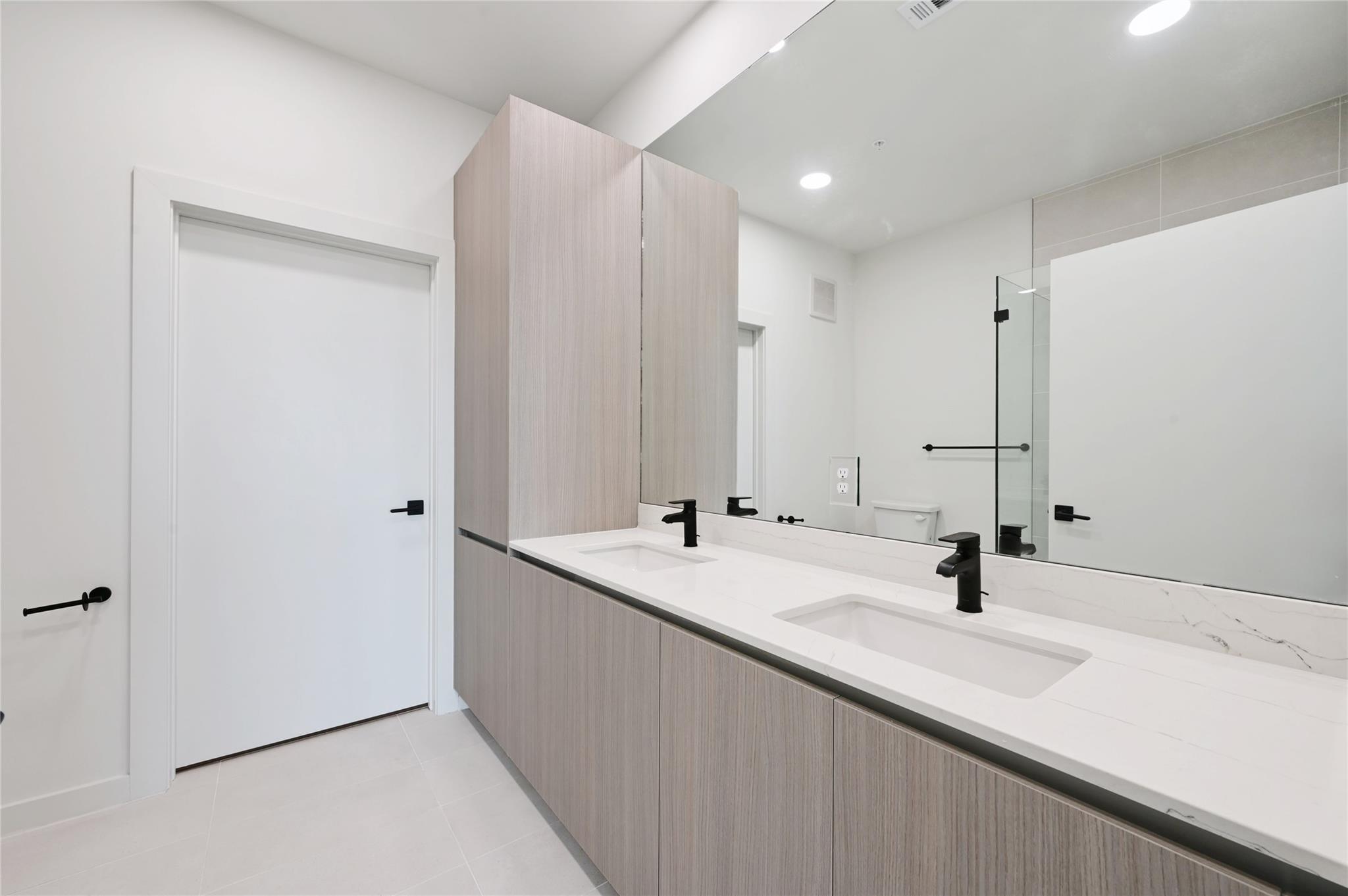 2209 S 1st St # 308, Austin, TX 78704