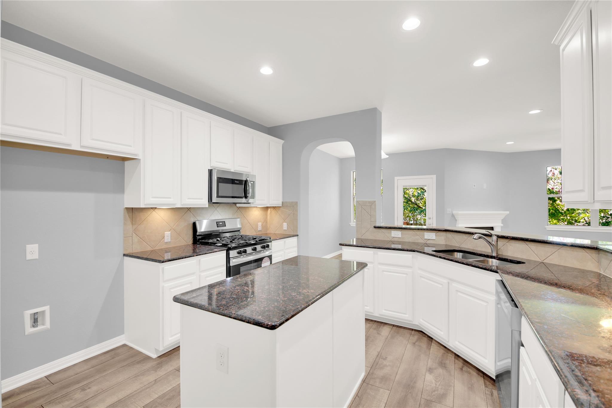 1086 Sussex Way, Round Rock, TX 78665