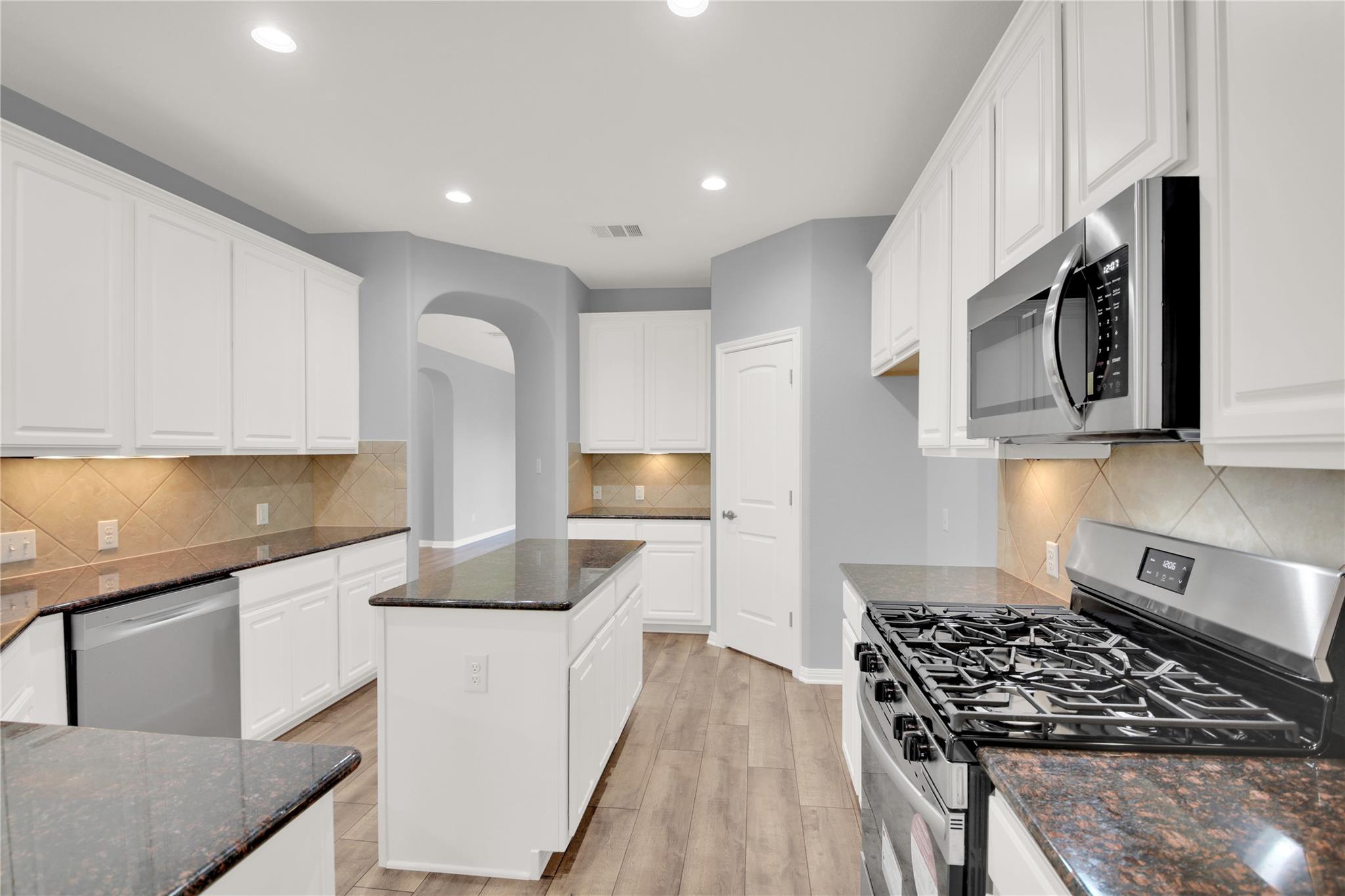 1086 Sussex Way, Round Rock, TX 78665