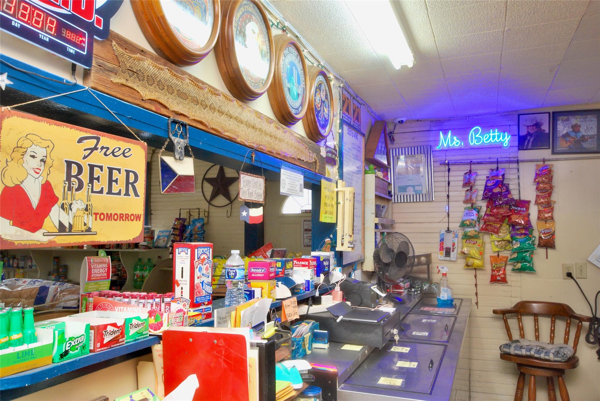 12604 State Highway 95, Cistern, TX 78941