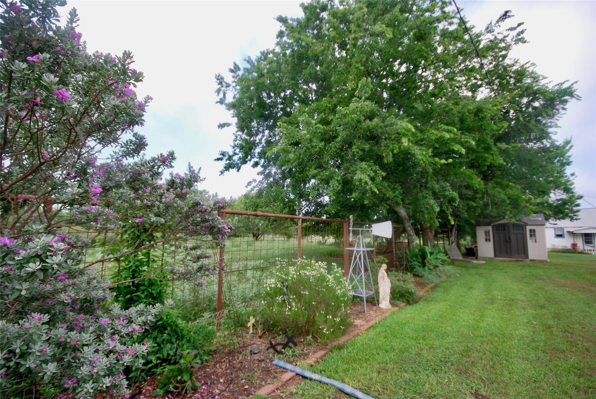 12604 State Highway 95, Cistern, TX 78941