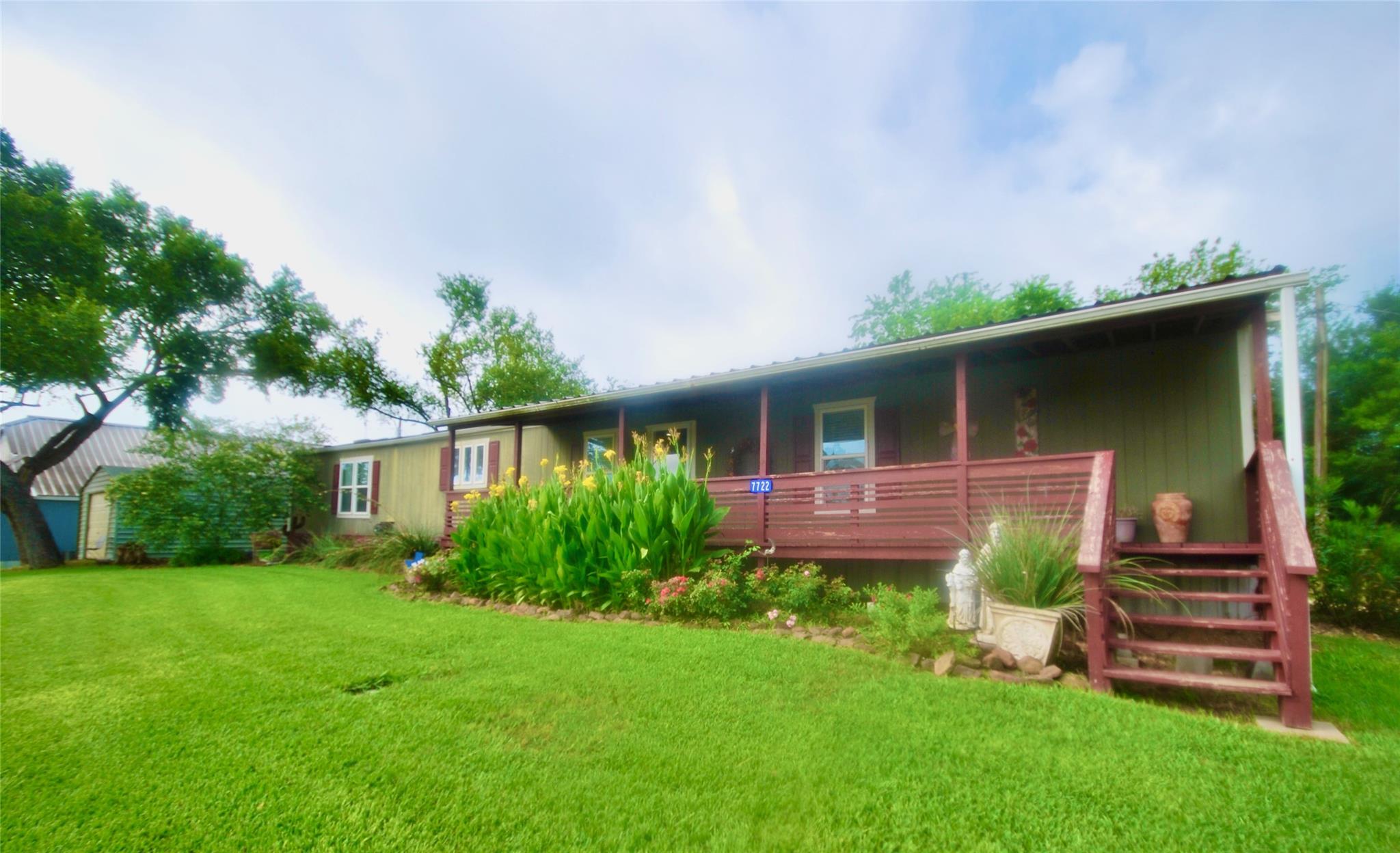 12604 State Highway 95, Cistern, TX 78941