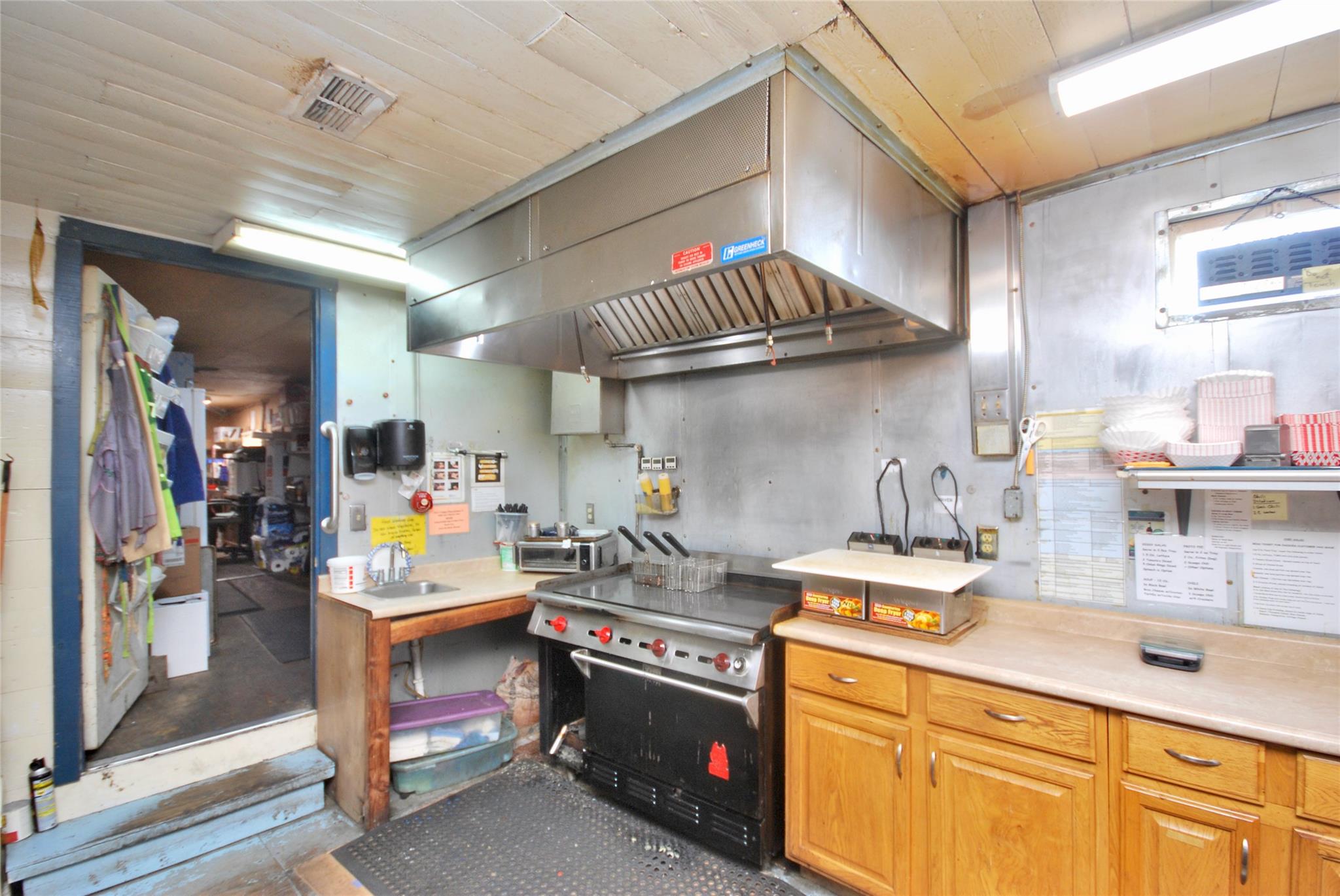12604 State Highway 95, Cistern, TX 78941