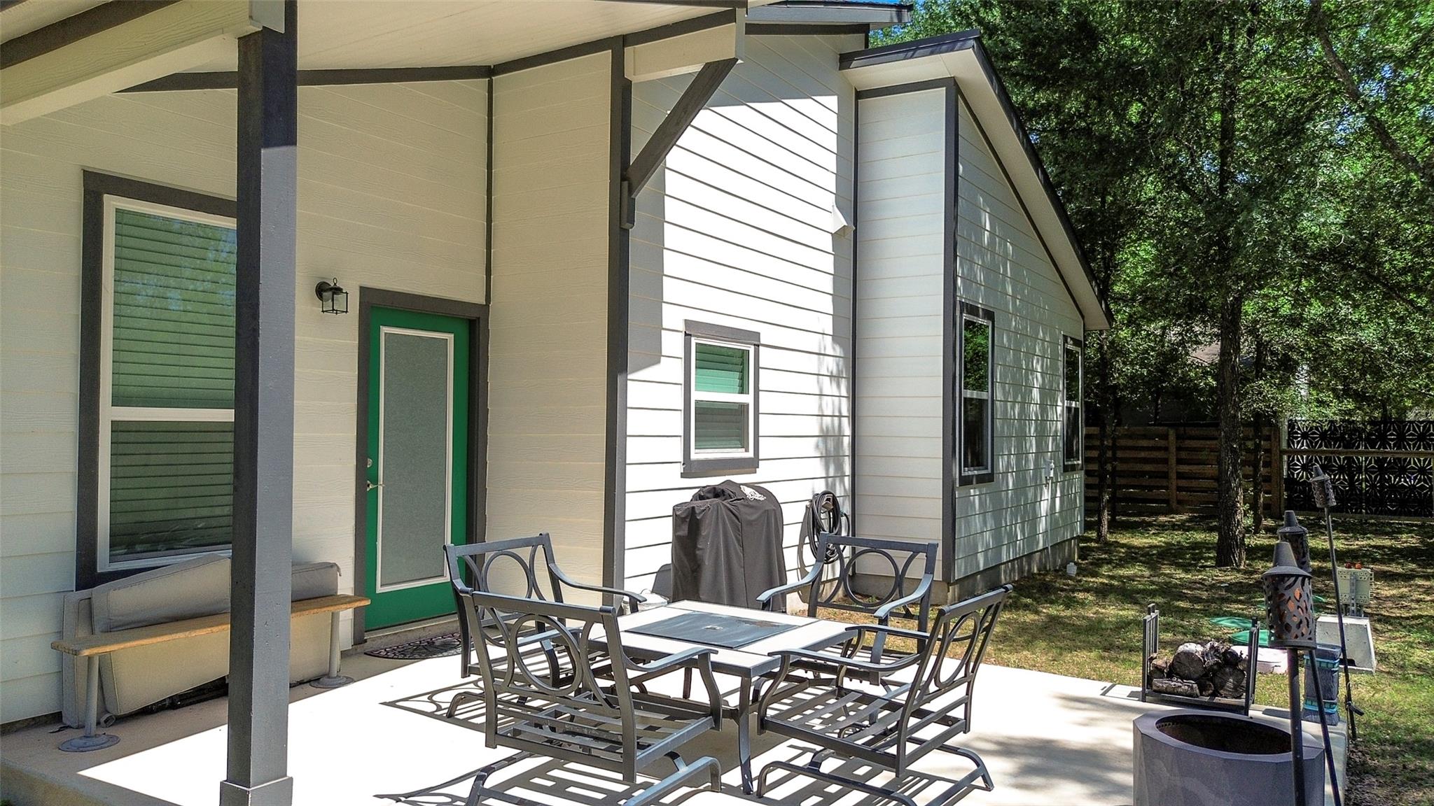 177 Mokulua Ln, Bastrop, TX 78602