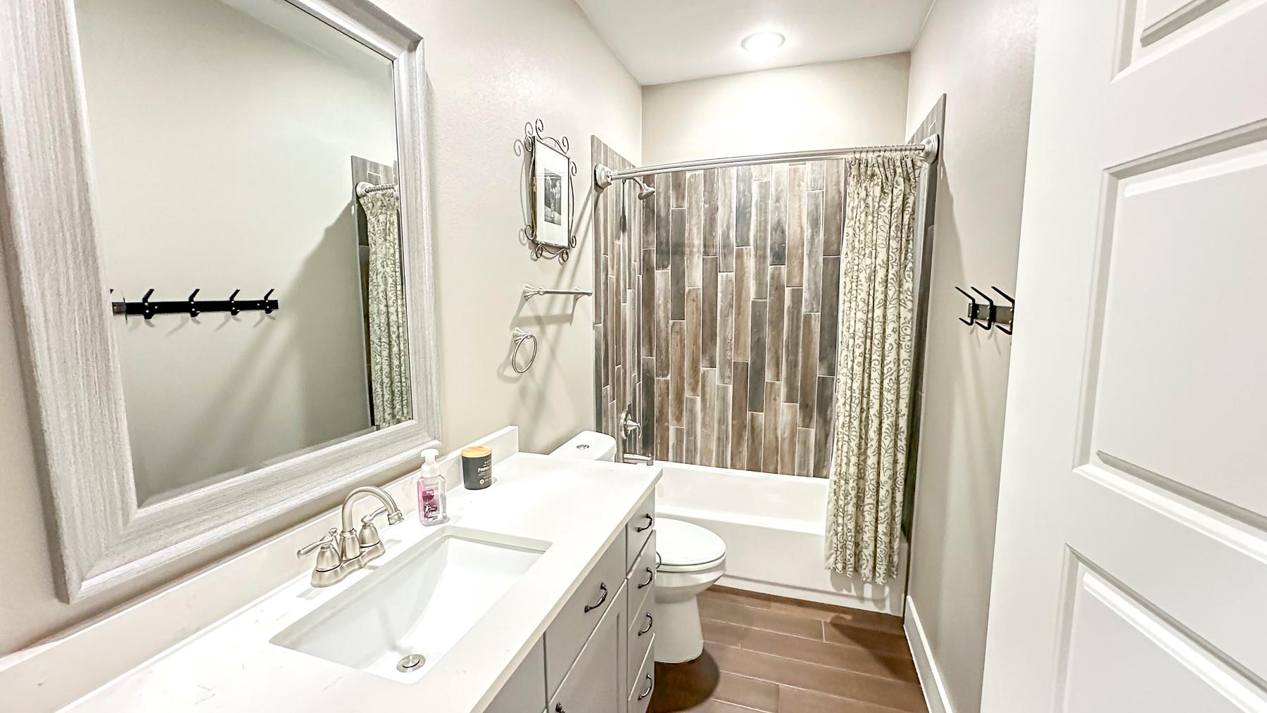 177 Mokulua Ln, Bastrop, TX 78602