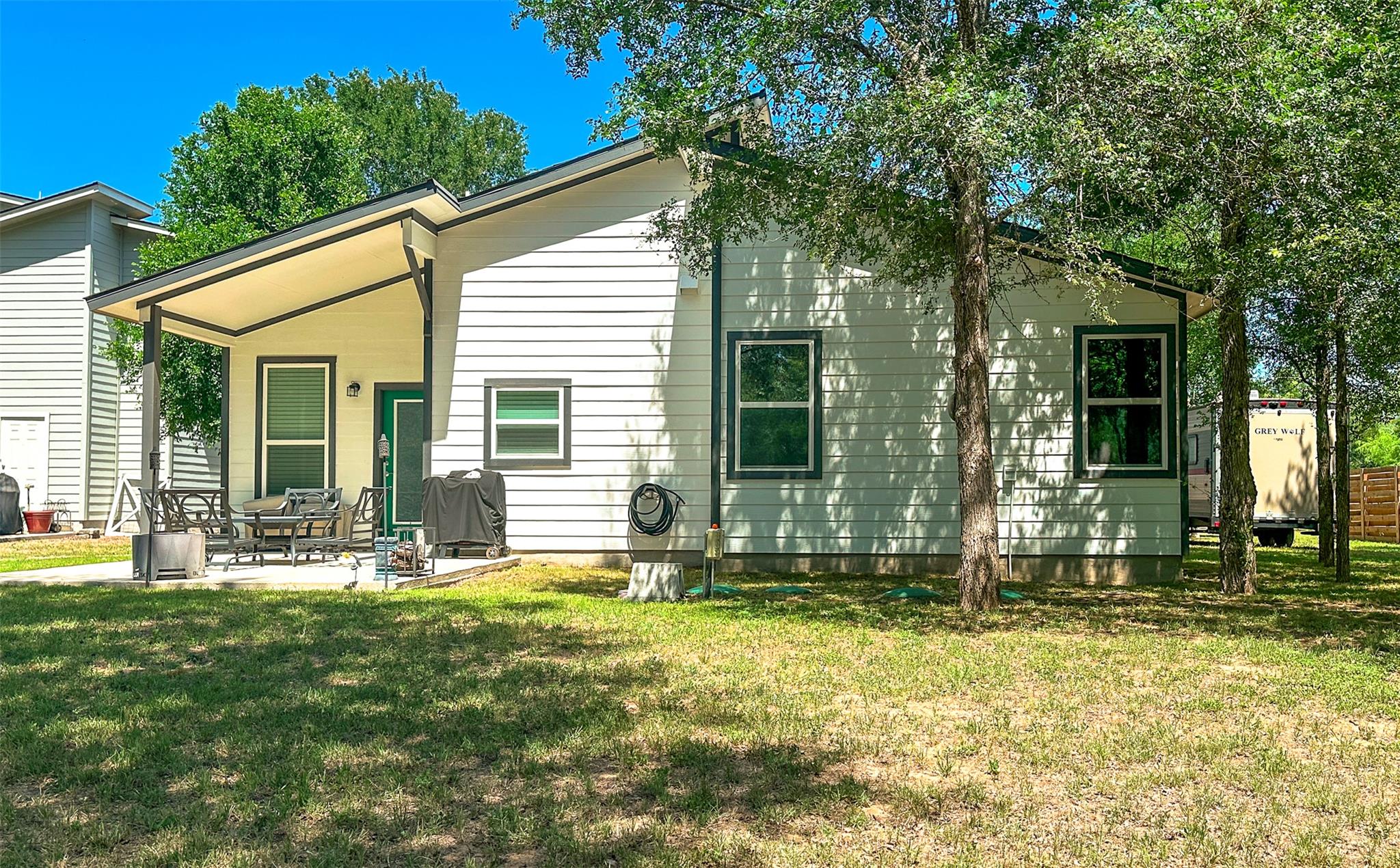177 Mokulua Ln, Bastrop, TX 78602