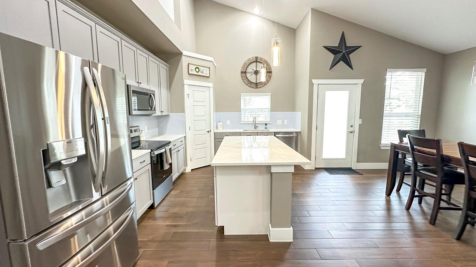 177 Mokulua Ln, Bastrop, TX 78602