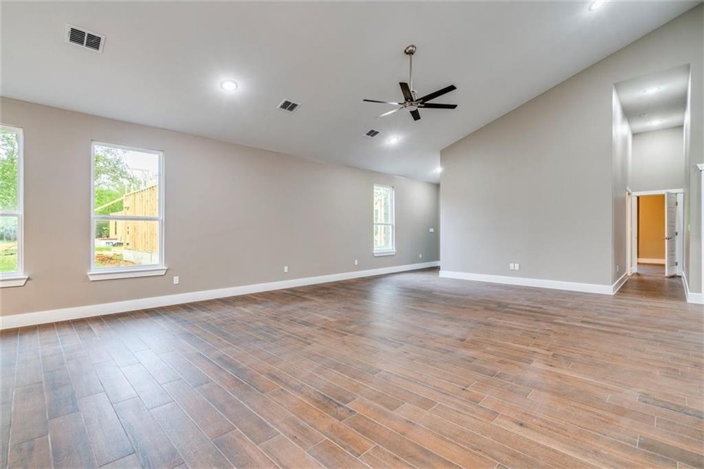 177 Mokulua Ln, Bastrop, TX 78602