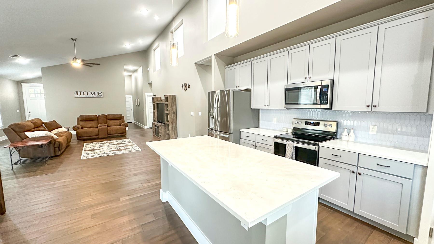 177 Mokulua Ln, Bastrop, TX 78602