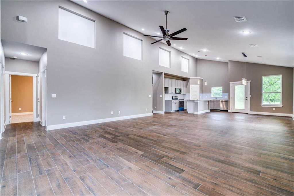 177 Mokulua Ln, Bastrop, TX 78602