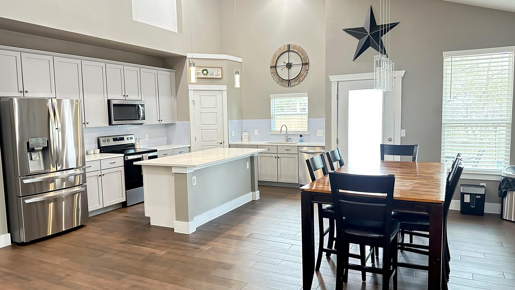 177 Mokulua Ln, Bastrop, TX 78602