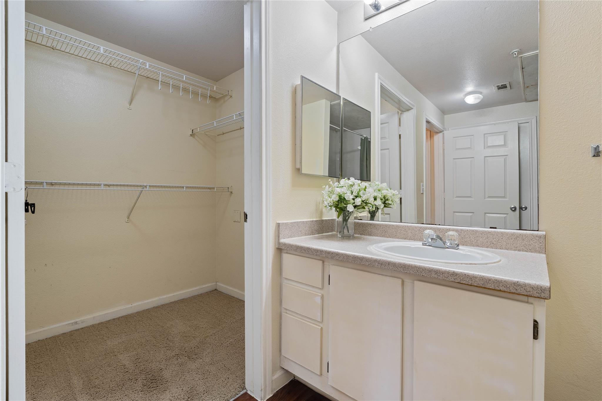 2320 Gracy Farms Ln # 812, Austin, TX 78758