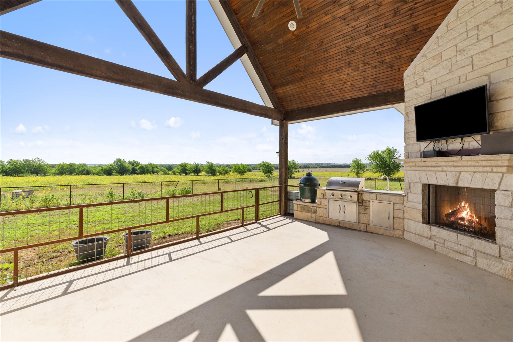 1652 County Road 307, Jarrell, TX 76537