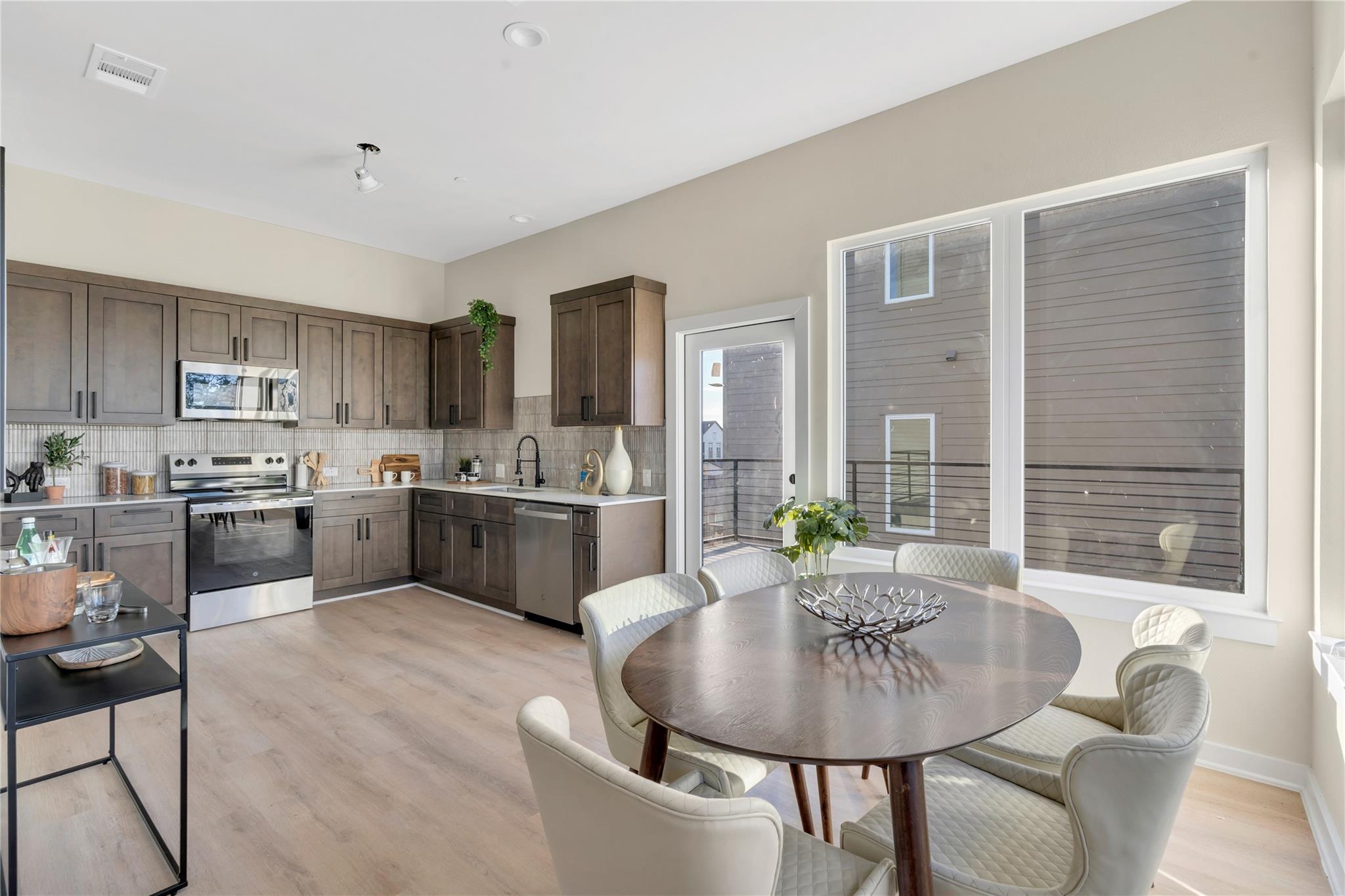 2309 Montopolis Dr # 7, Austin, TX 78741