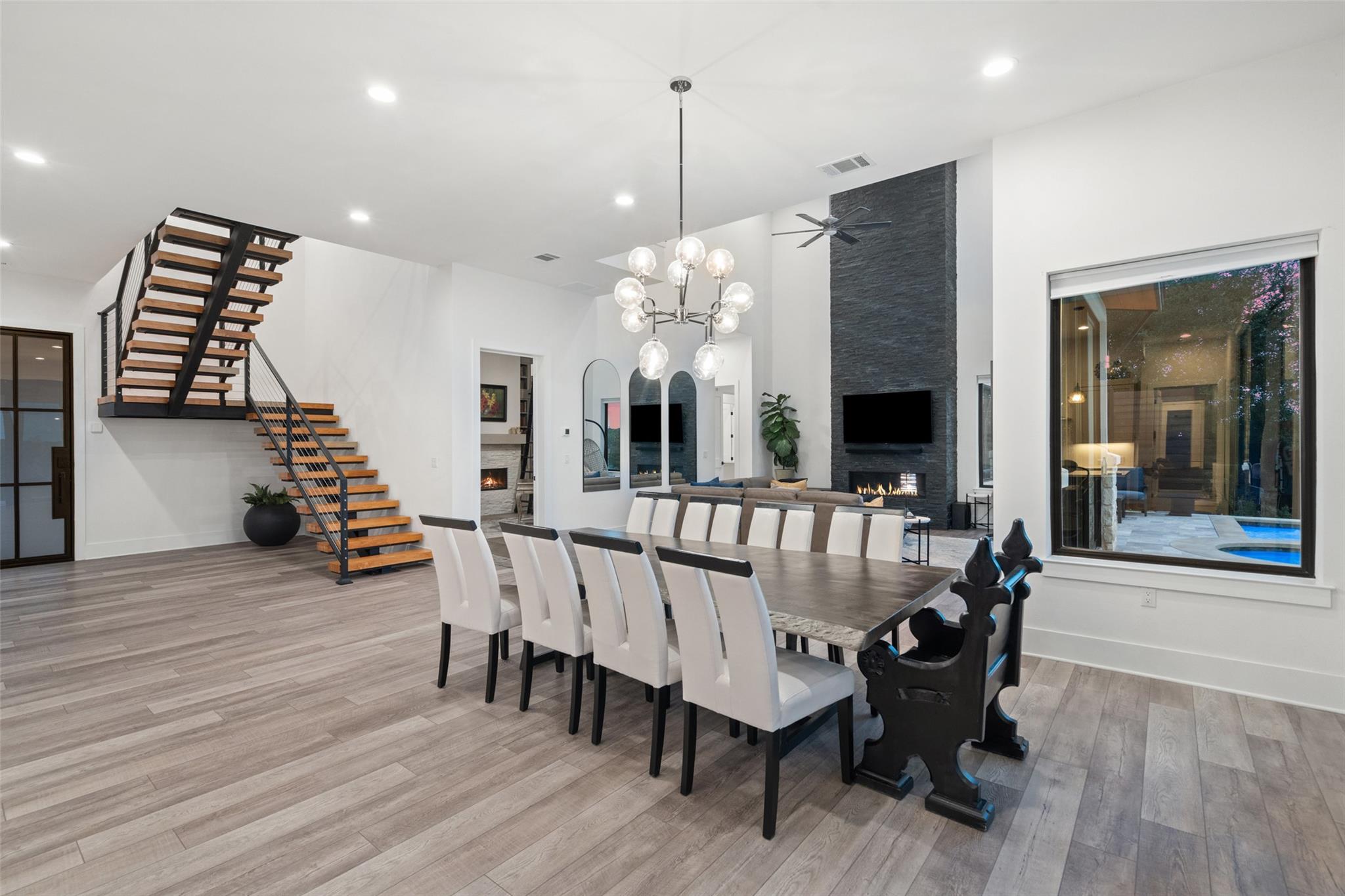 1502 Pace Bend Rd S, Spicewood, TX 78669