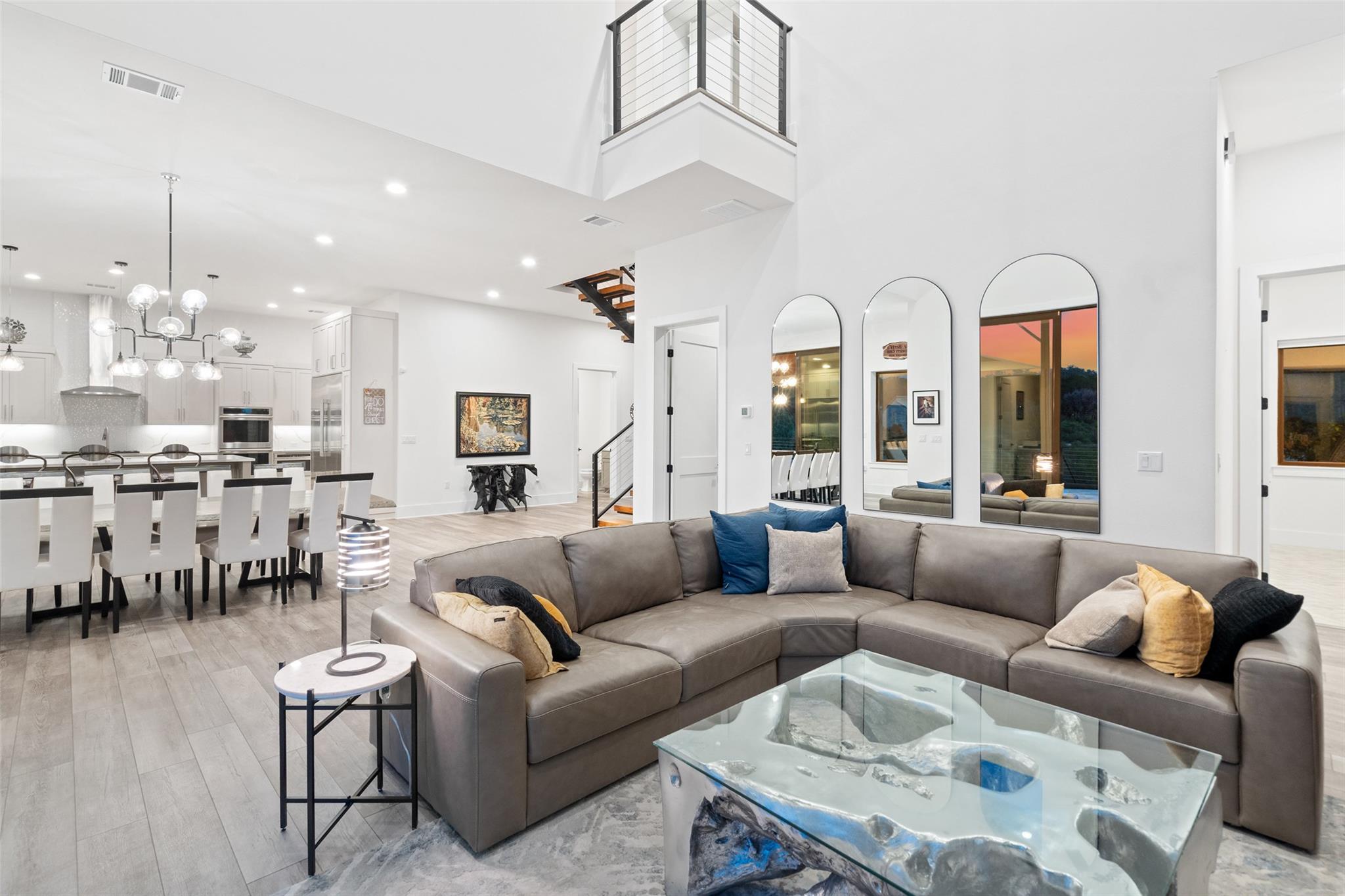 1502 Pace Bend Rd S, Spicewood, TX 78669