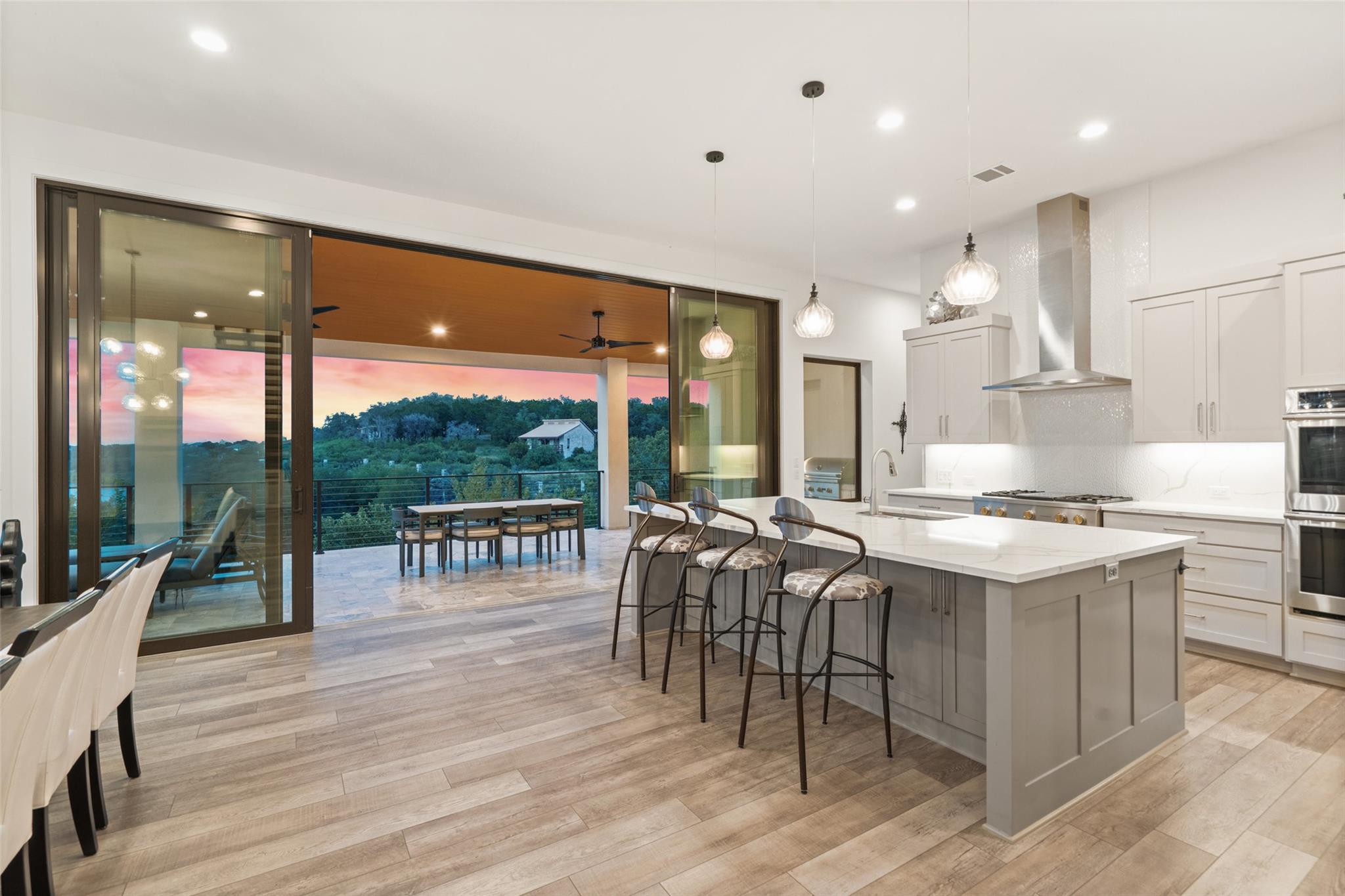 1502 Pace Bend Rd S, Spicewood, TX 78669