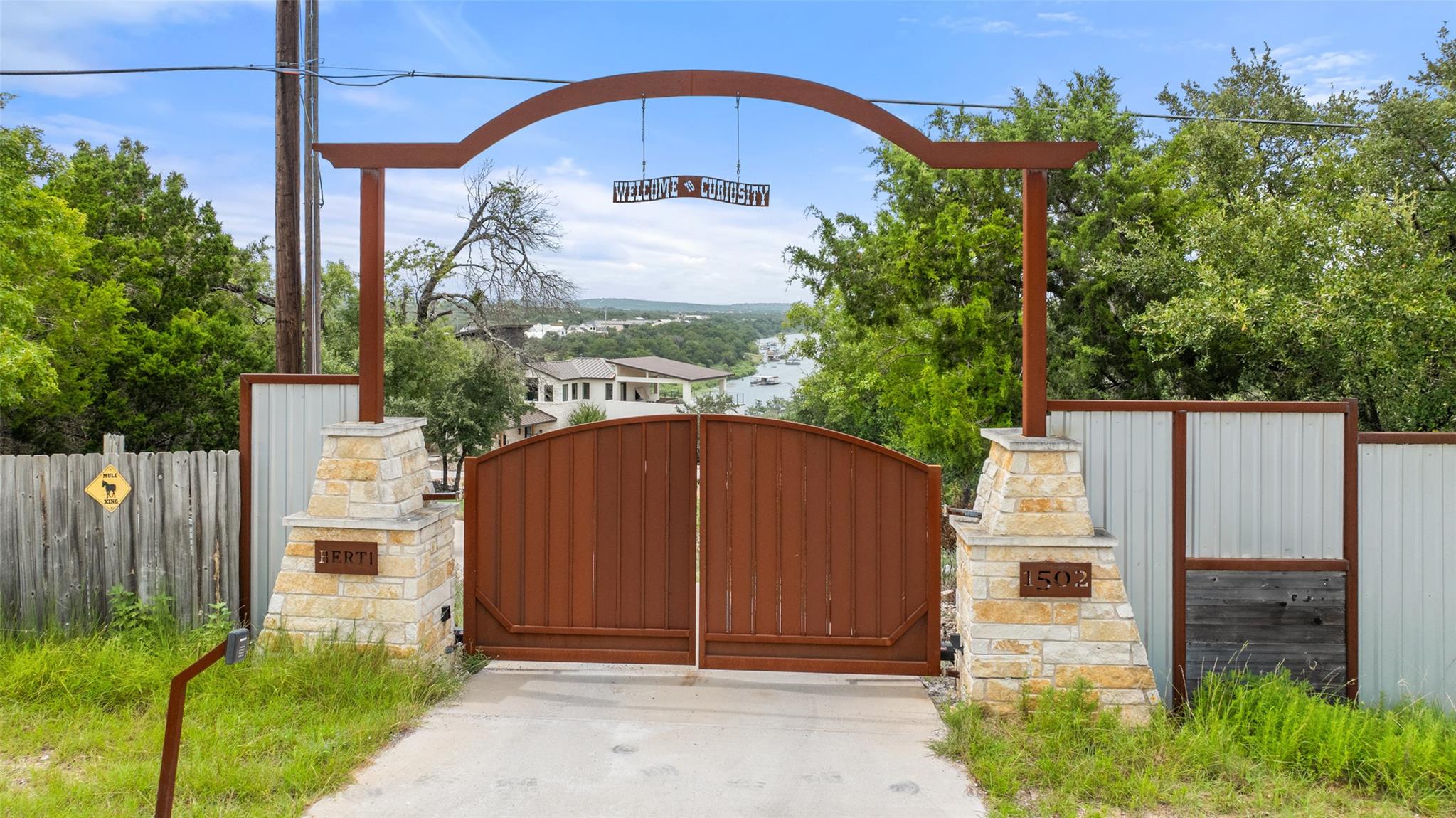 1502 Pace Bend Rd S, Spicewood, TX 78669