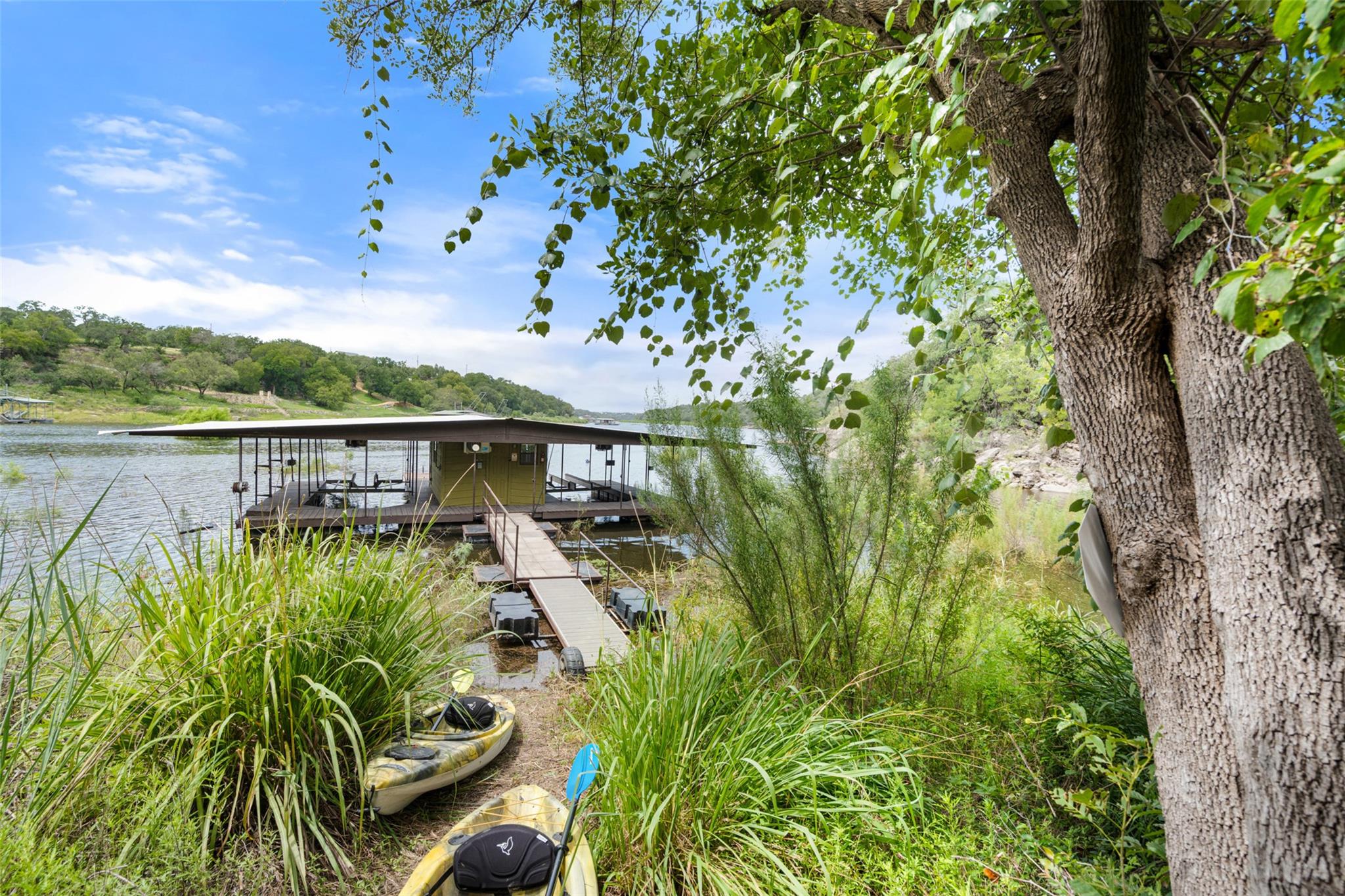 1502 Pace Bend Rd S, Spicewood, TX 78669
