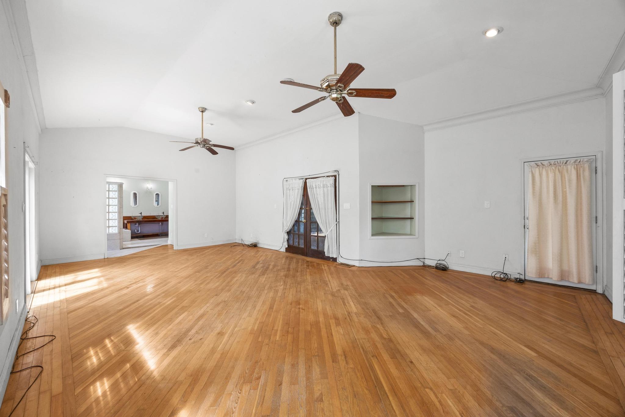 1001 S Gabriel Dr, Leander, TX 78641