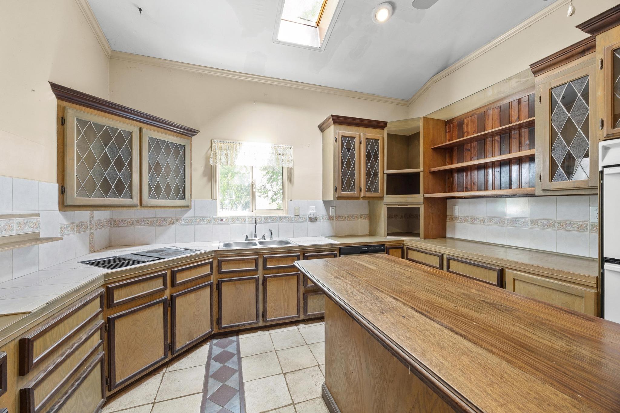 1001 S Gabriel Dr, Leander, TX 78641