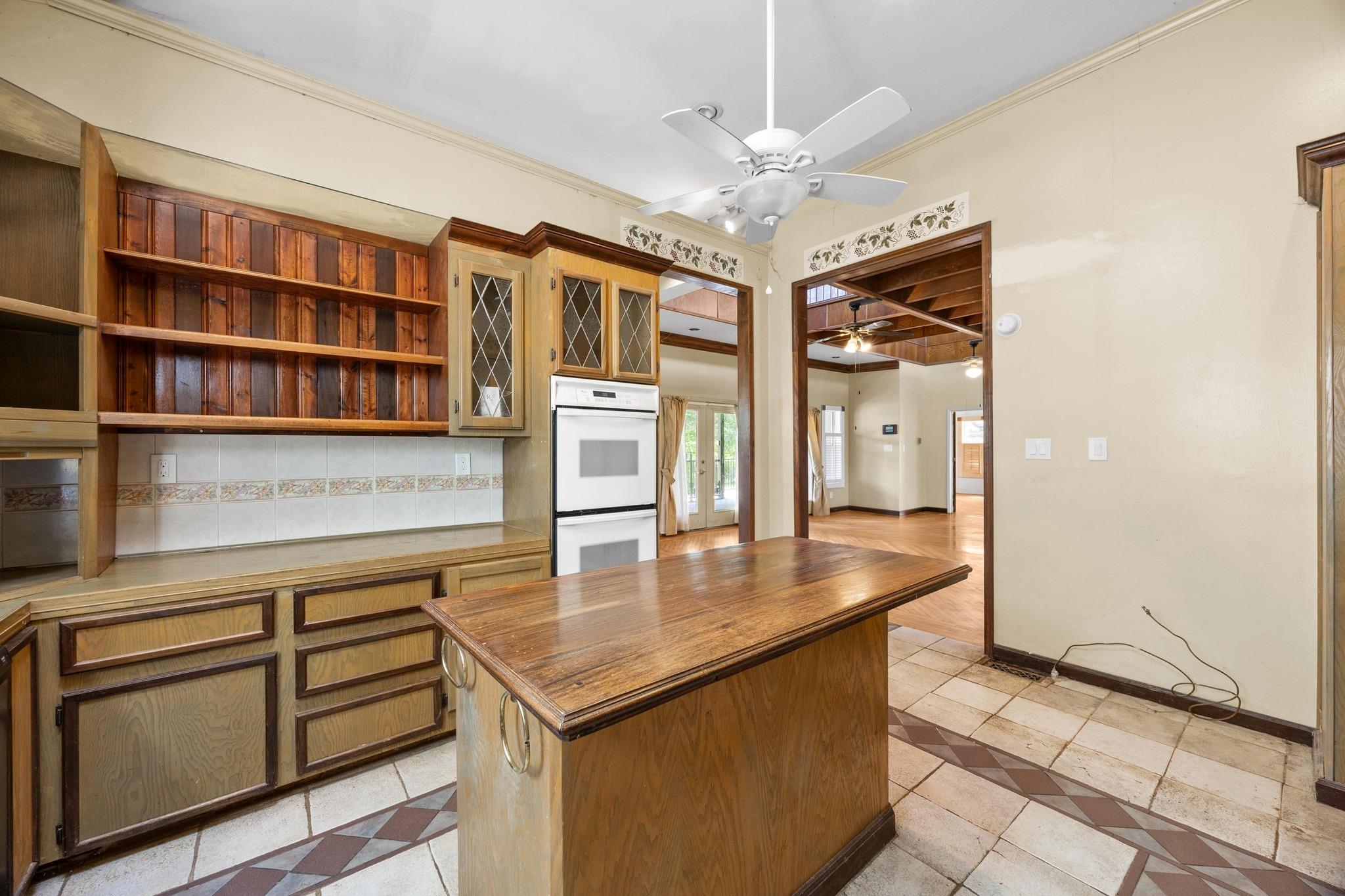 1001 S Gabriel Dr, Leander, TX 78641