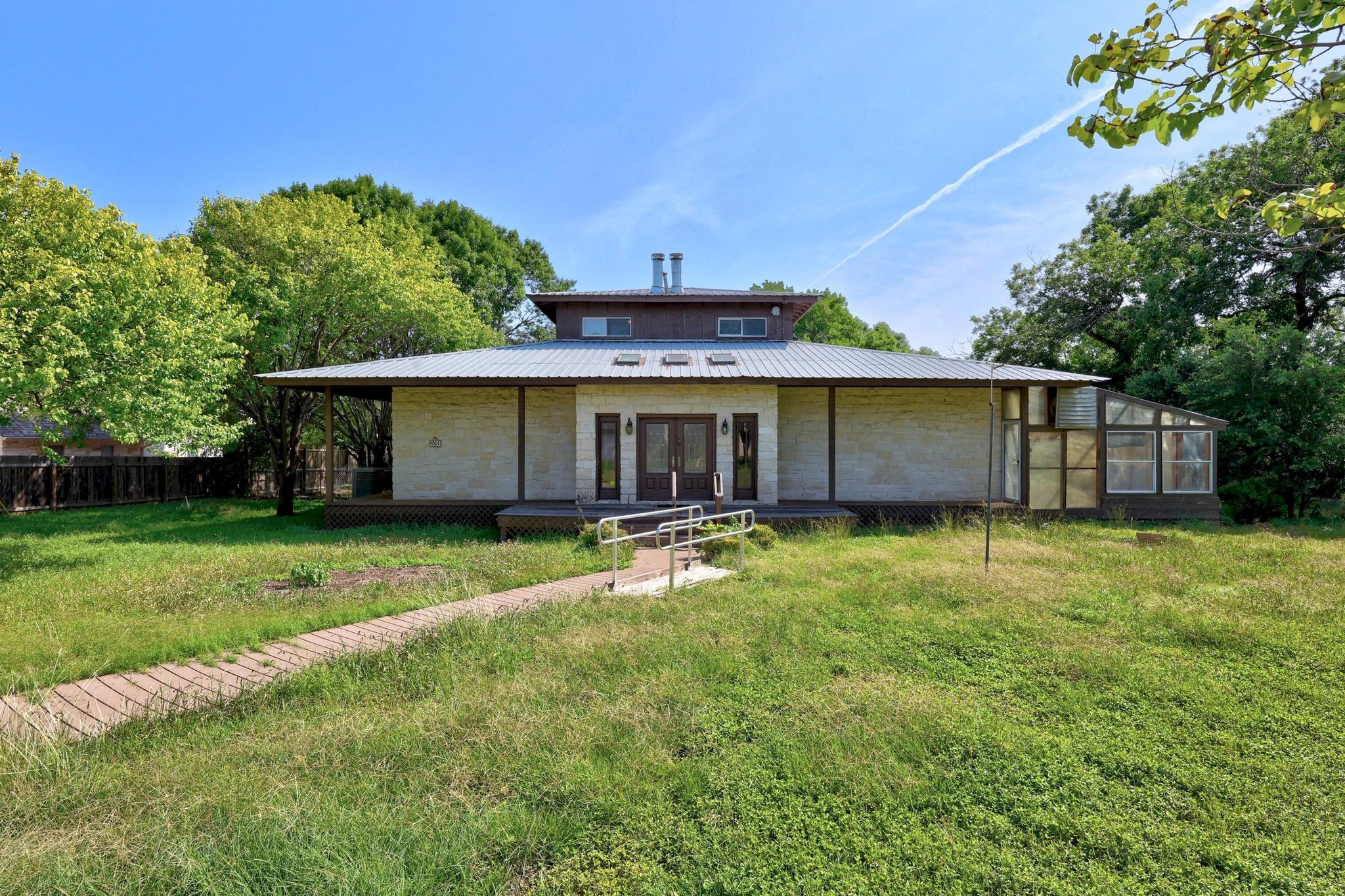 1001 S Gabriel Dr, Leander, TX 78641