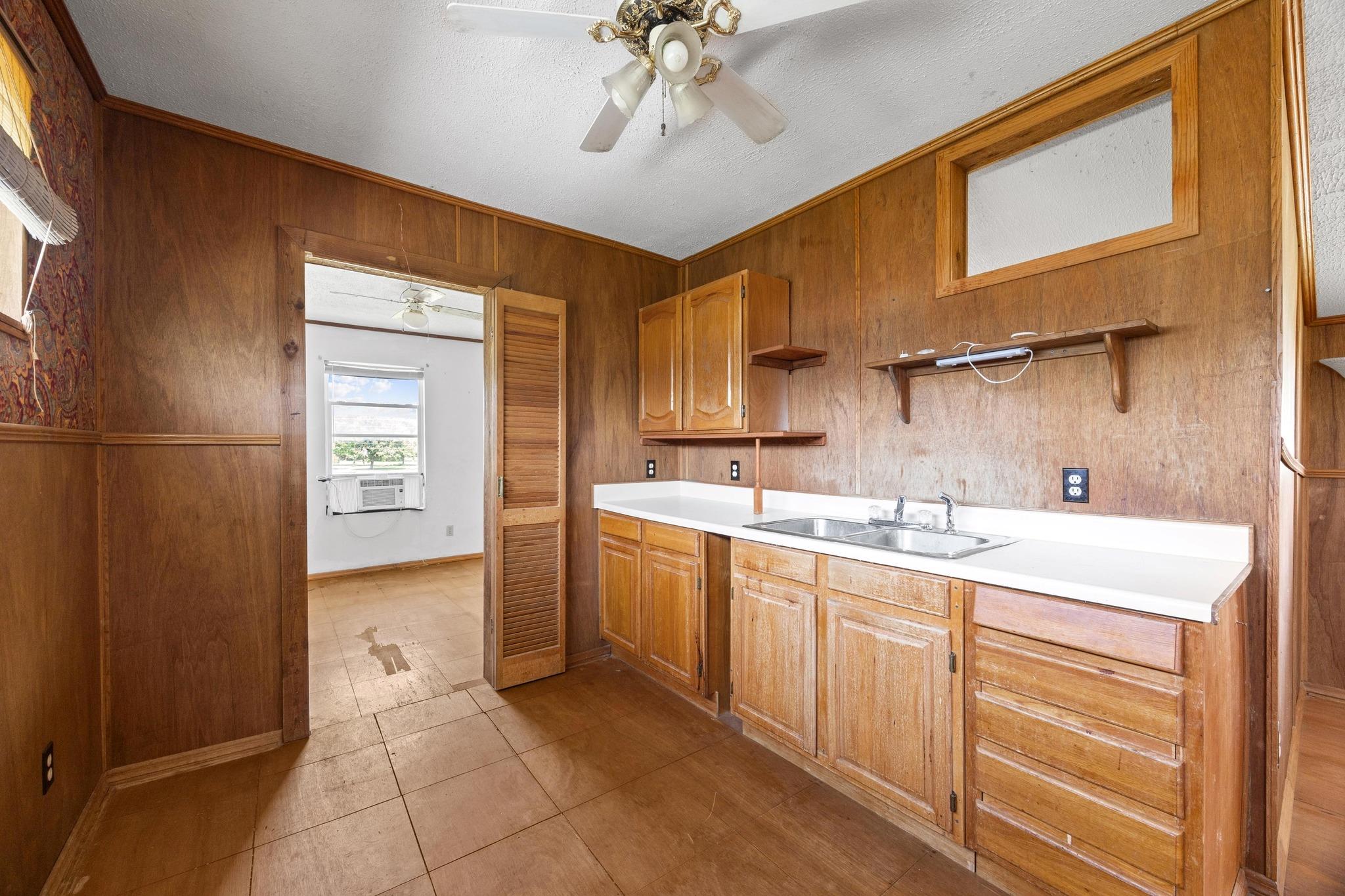 1001 S Gabriel Dr, Leander, TX 78641