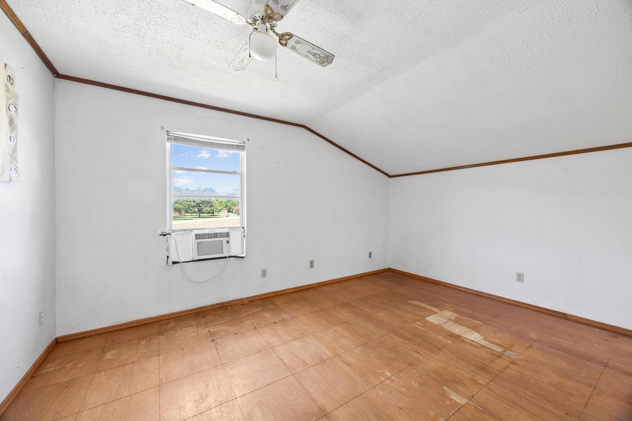 1001 S Gabriel Dr, Leander, TX 78641