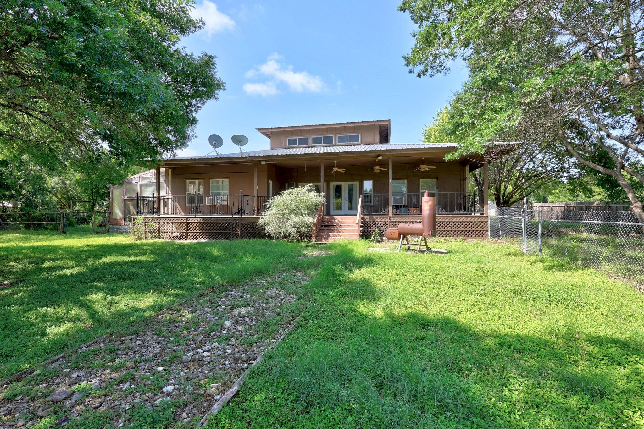 1001 S Gabriel Dr, Leander, TX 78641
