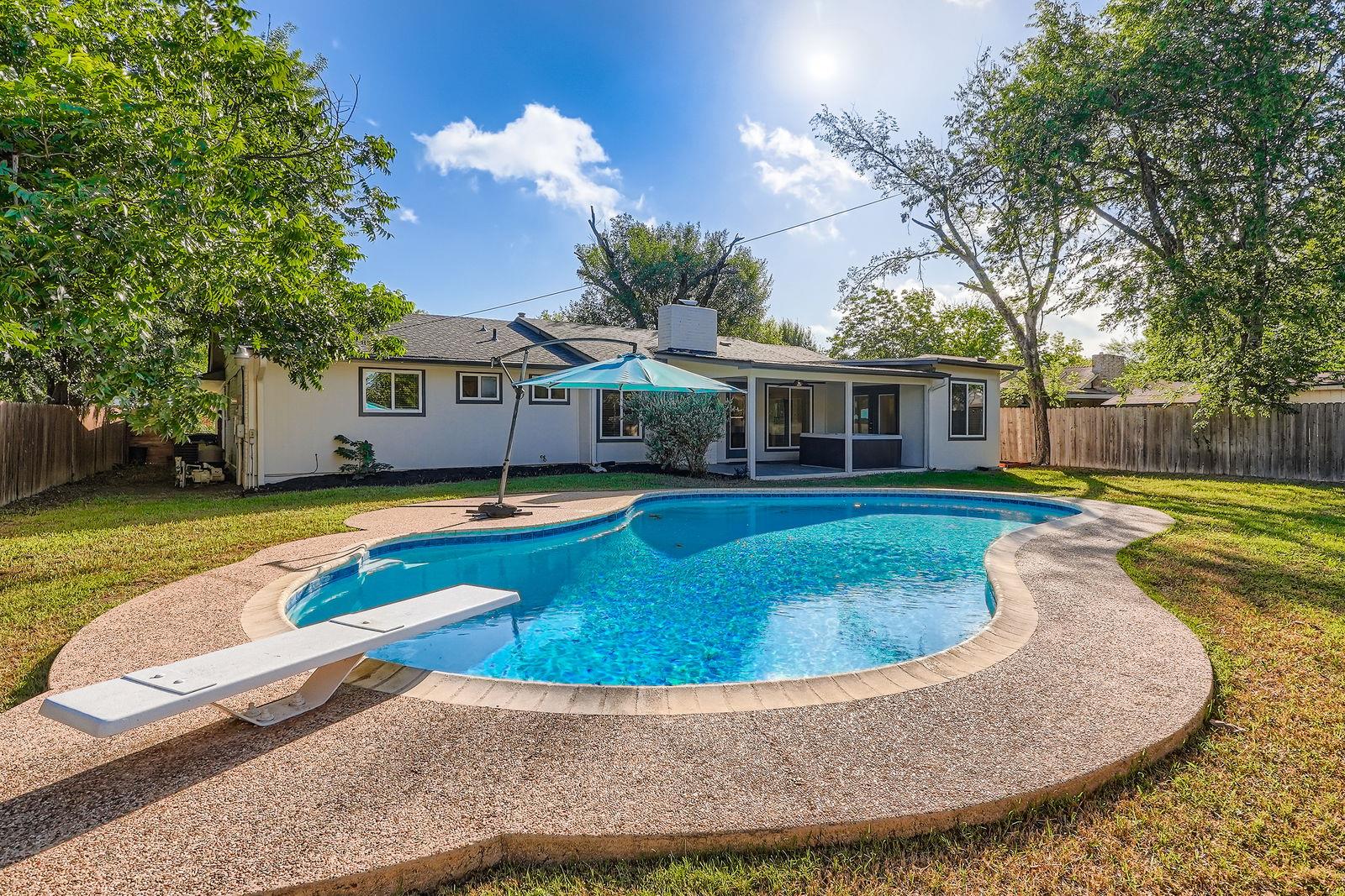 3013 Val Dr, Austin, TX 78723