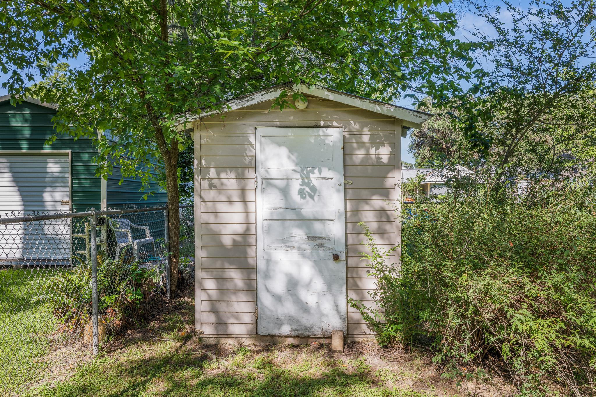 628 S Madison St, La Grange, TX 78945
