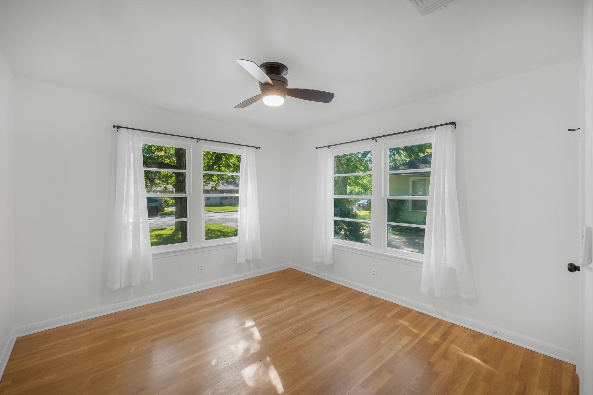 628 S Madison St, La Grange, TX 78945