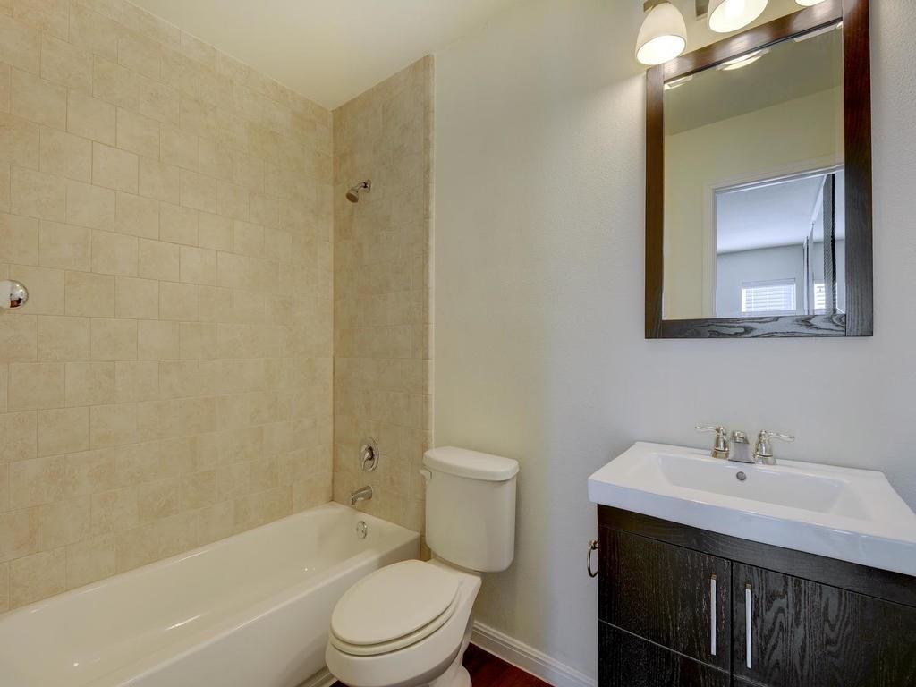 2512 Durwood St # 105, Austin, TX 78704