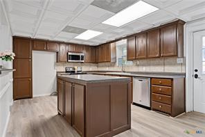 22 S Sherwood Dr, Belton, TX 76513