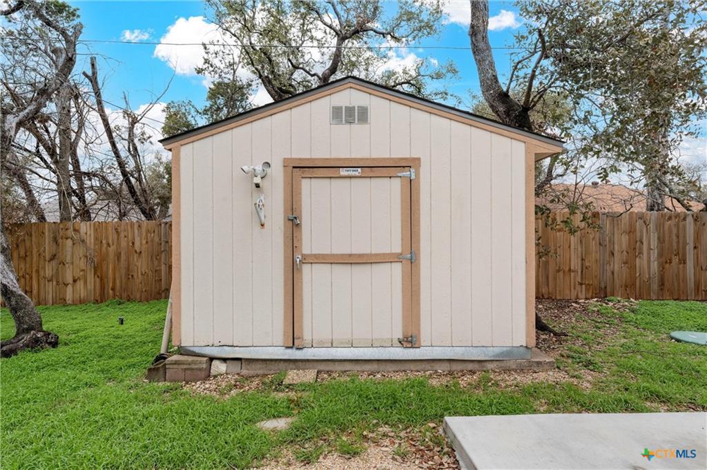 22 S Sherwood Dr, Belton, TX 76513
