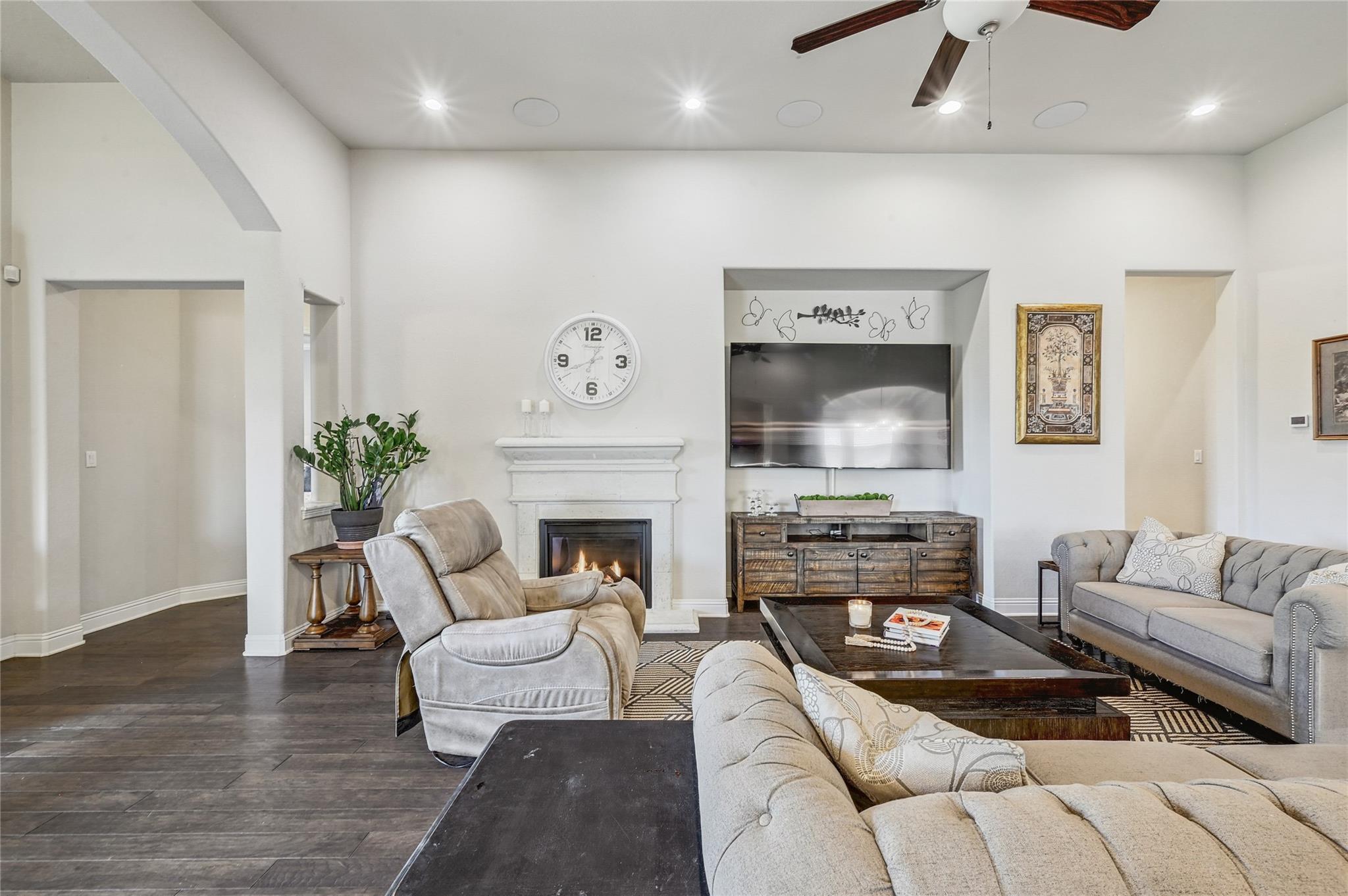 304 Wynnpage Dr, Dripping Springs, TX 78620