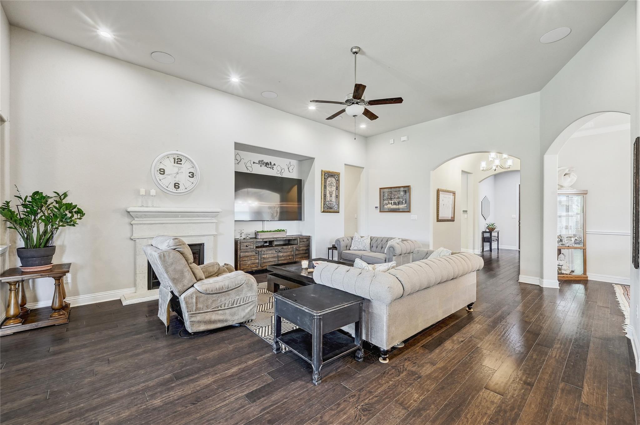 304 Wynnpage Dr, Dripping Springs, TX 78620