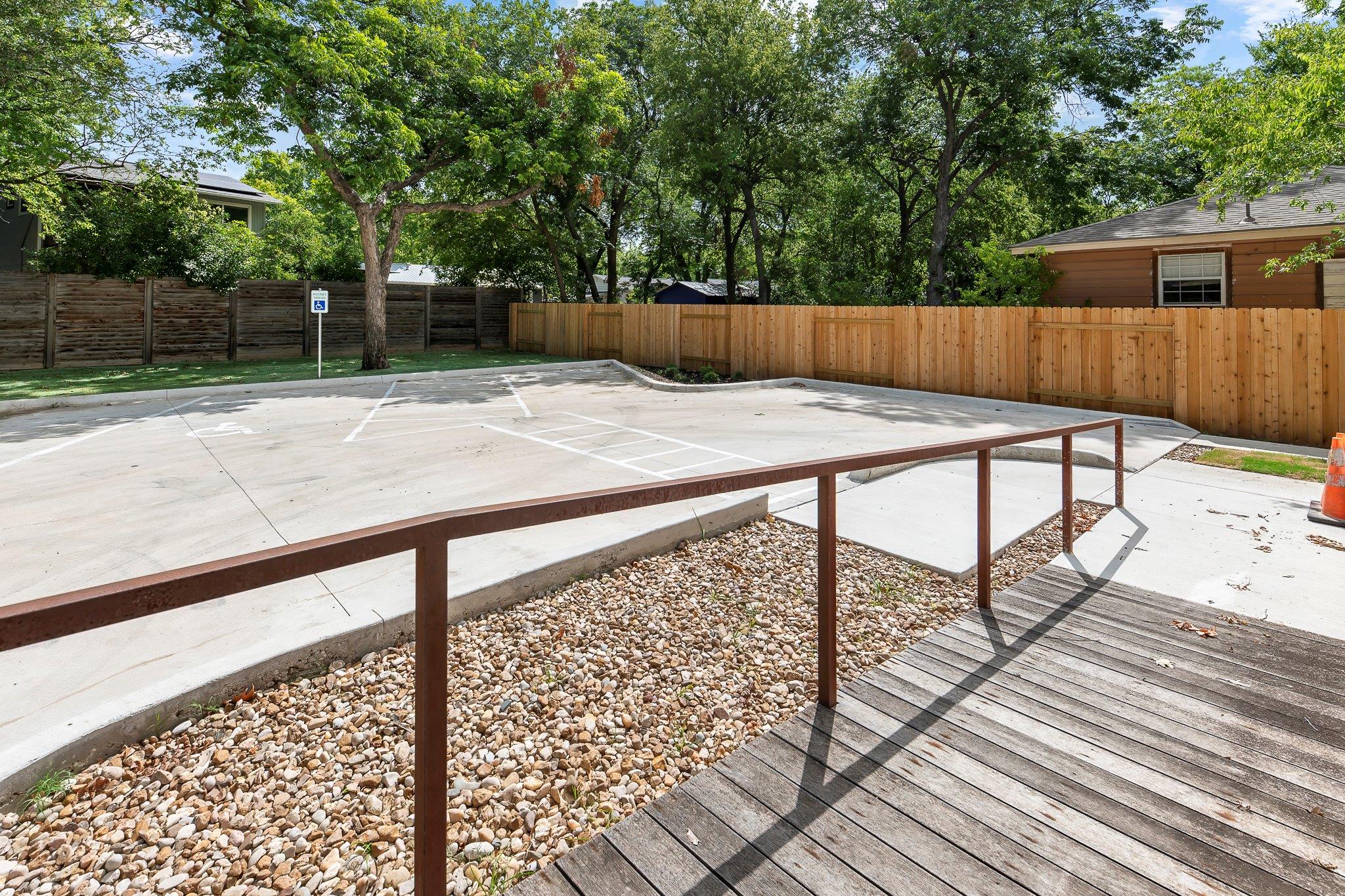 1512 W Koenig Ln, Austin, TX 78756