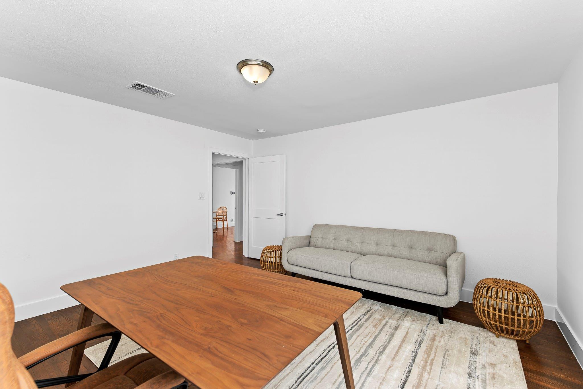 1512 W Koenig Ln, Austin, TX 78756