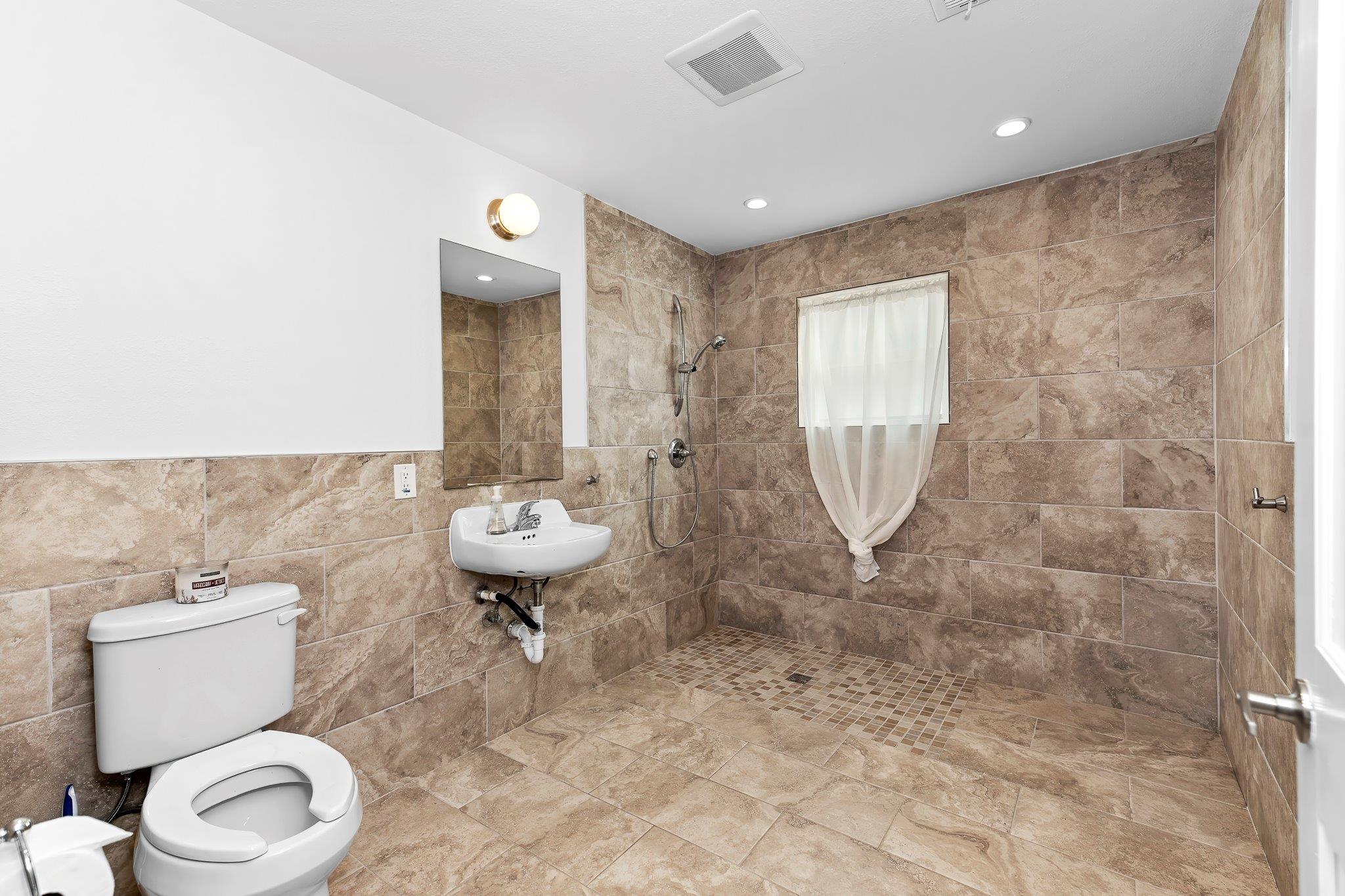 1512 W Koenig Ln, Austin, TX 78756