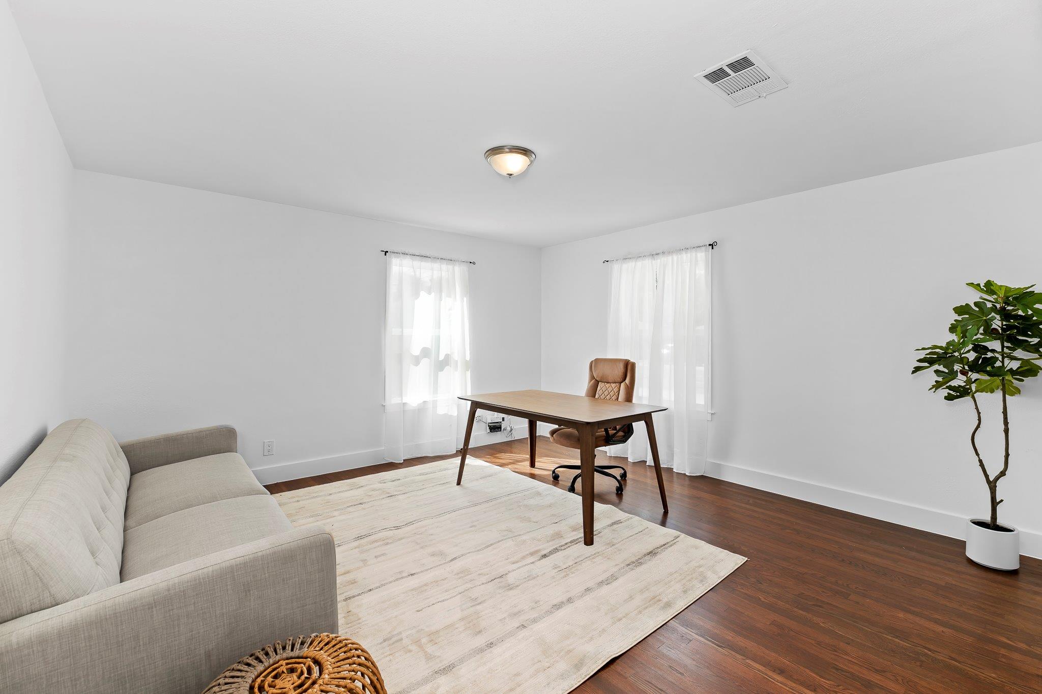 1512 W Koenig Ln, Austin, TX 78756