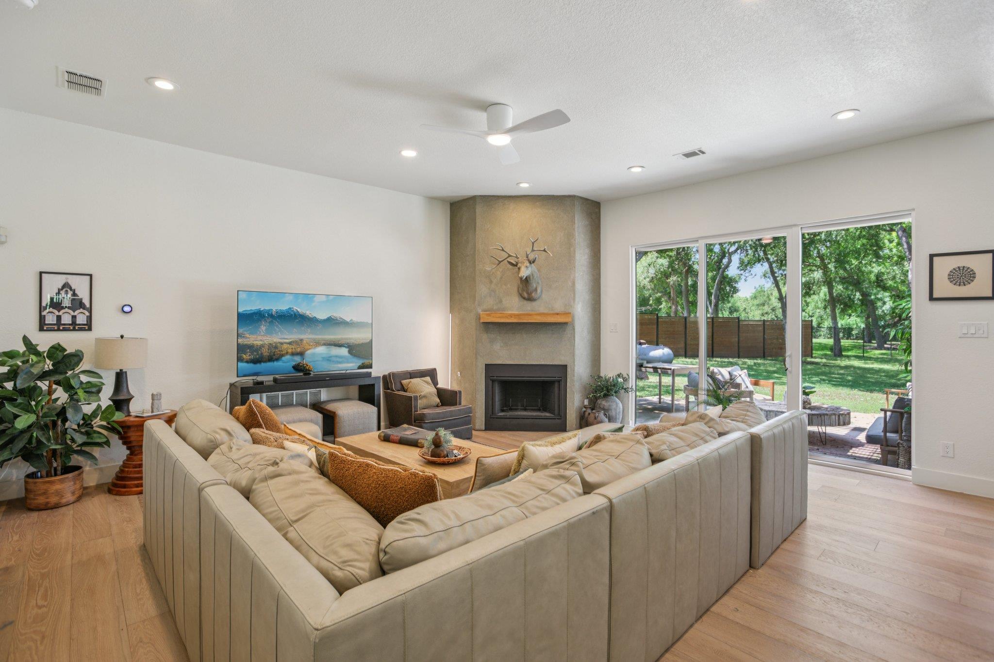 8310 Lewis Mountain Dr, Austin, TX 78737