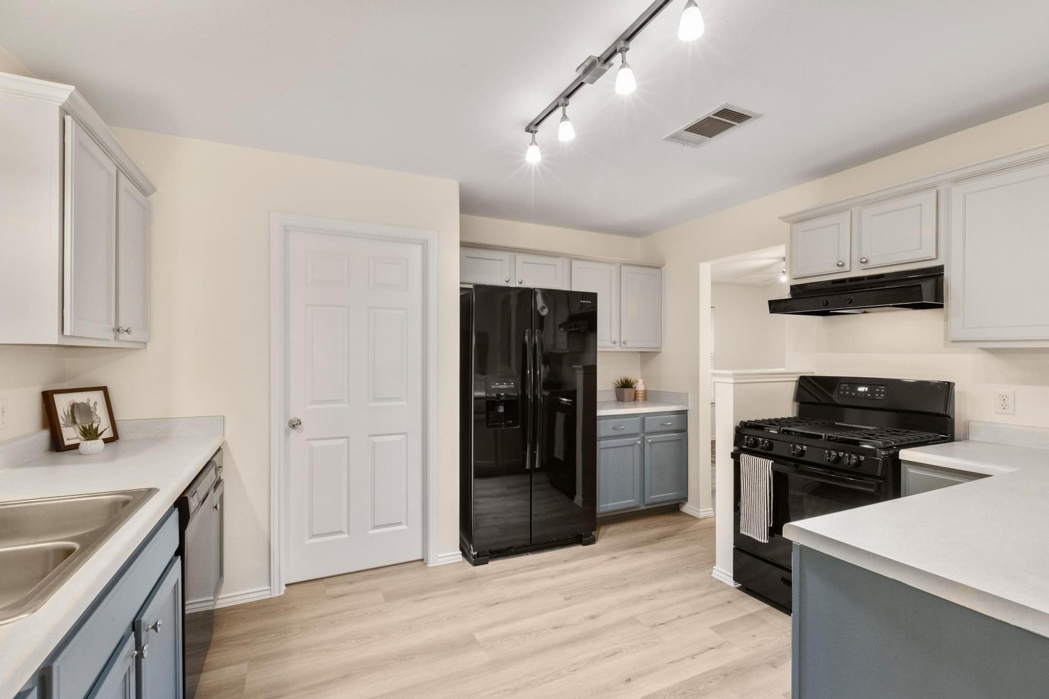 1449 SIR THOPAS Trl, Austin, TX 78748