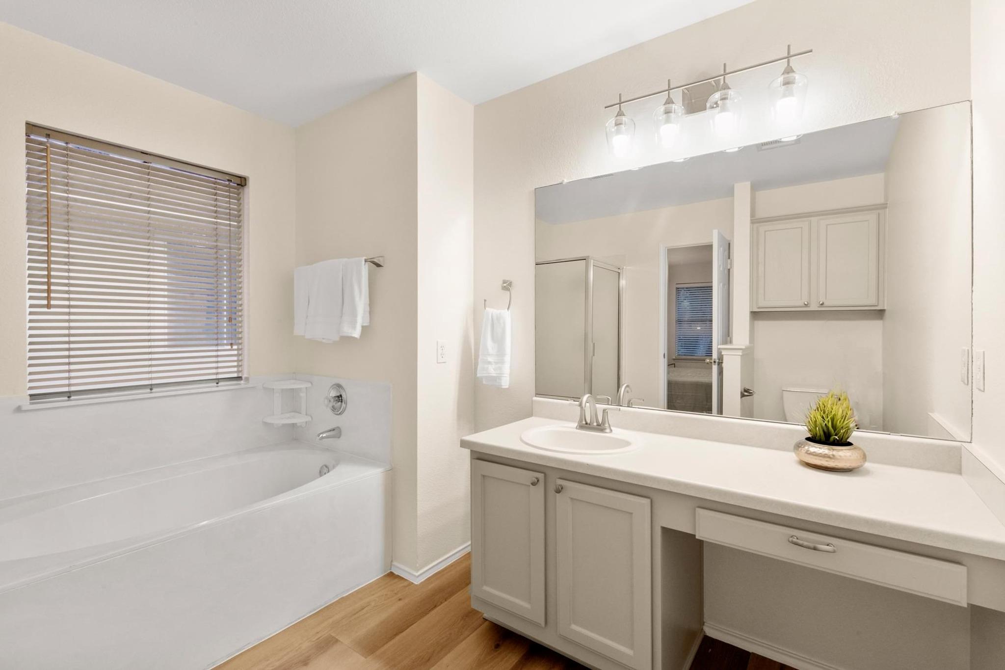 1449 SIR THOPAS Trl, Austin, TX 78748